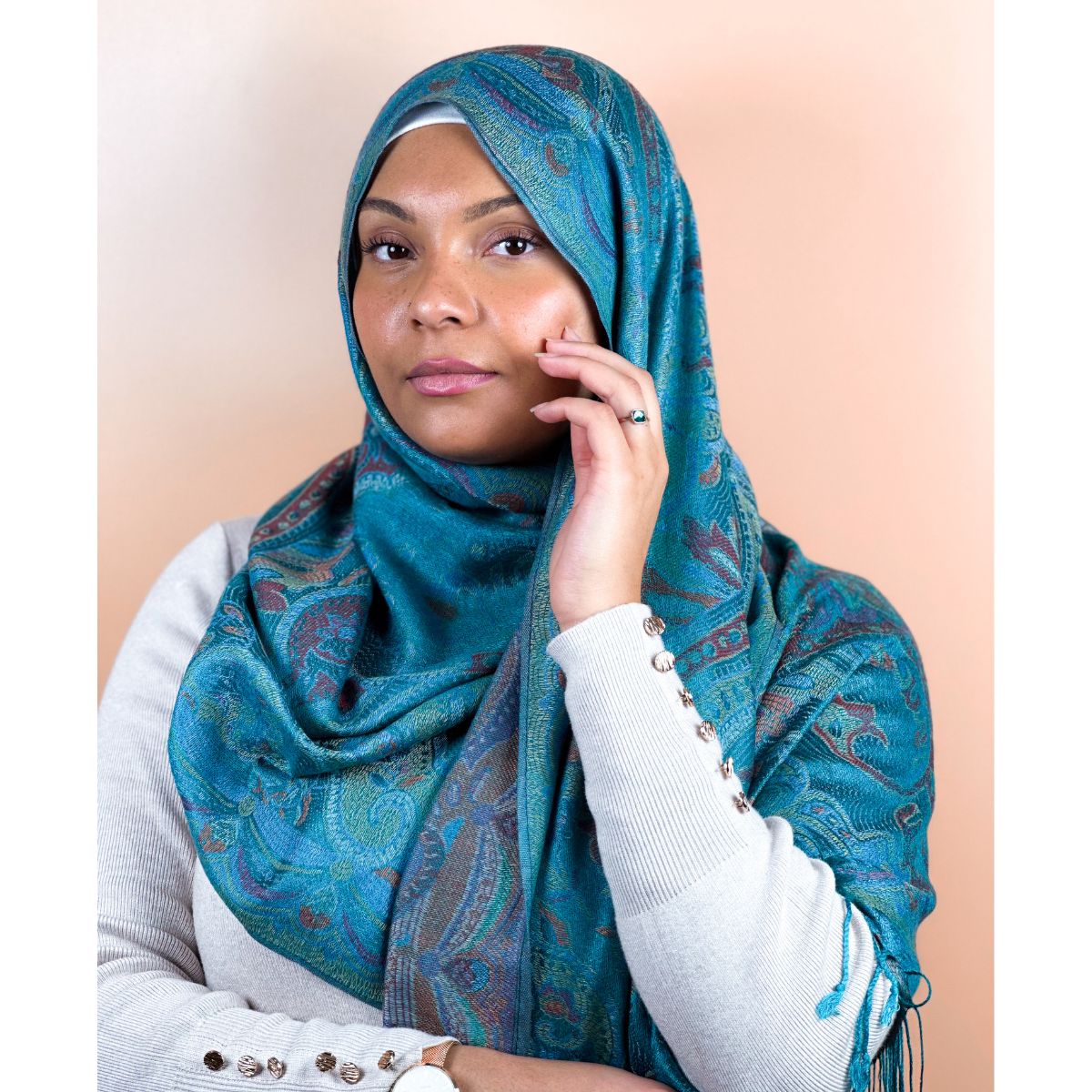 Hijab Pashmina à motifs unis Kalthoum
