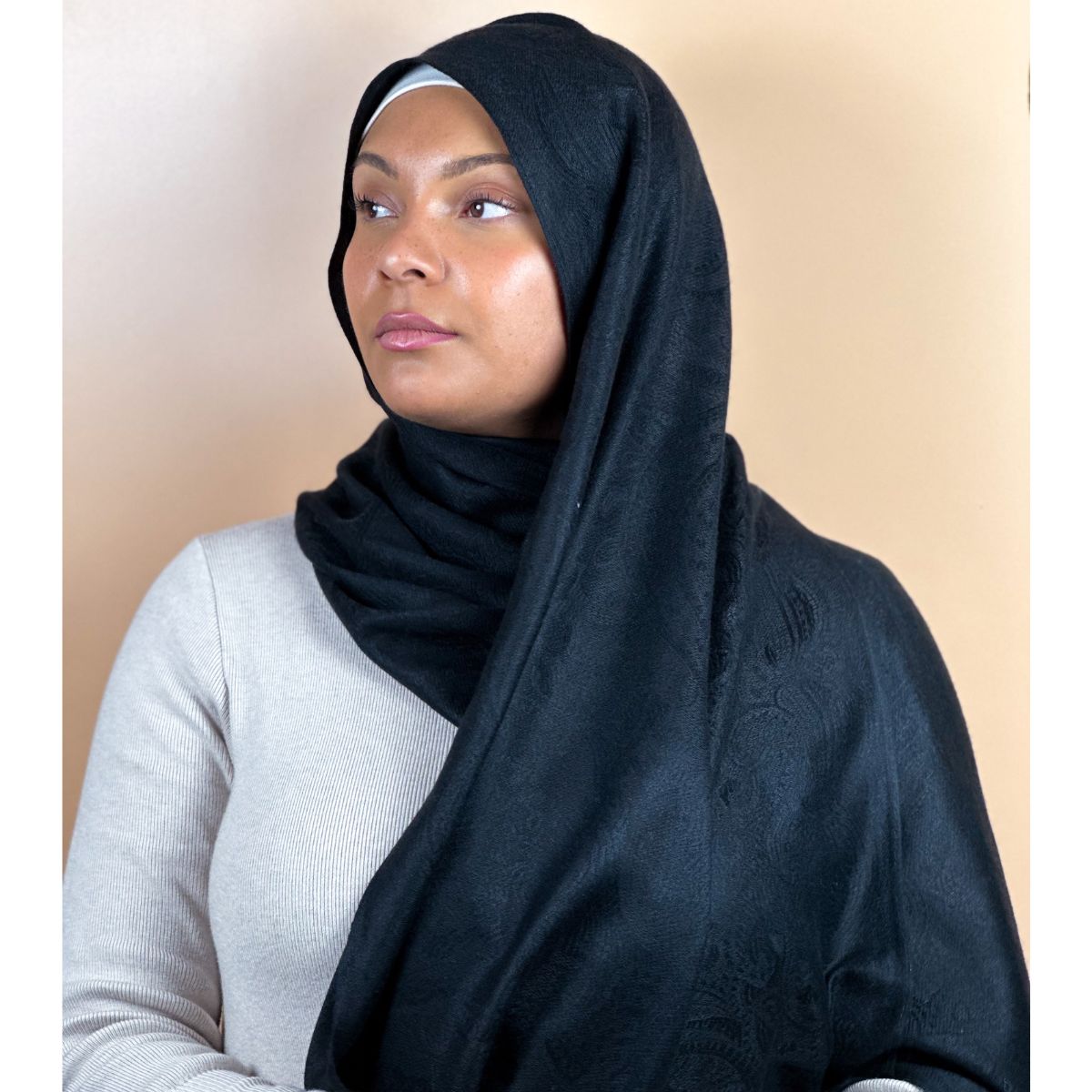 Hijab Pashmina à motifs unis Kalthoum