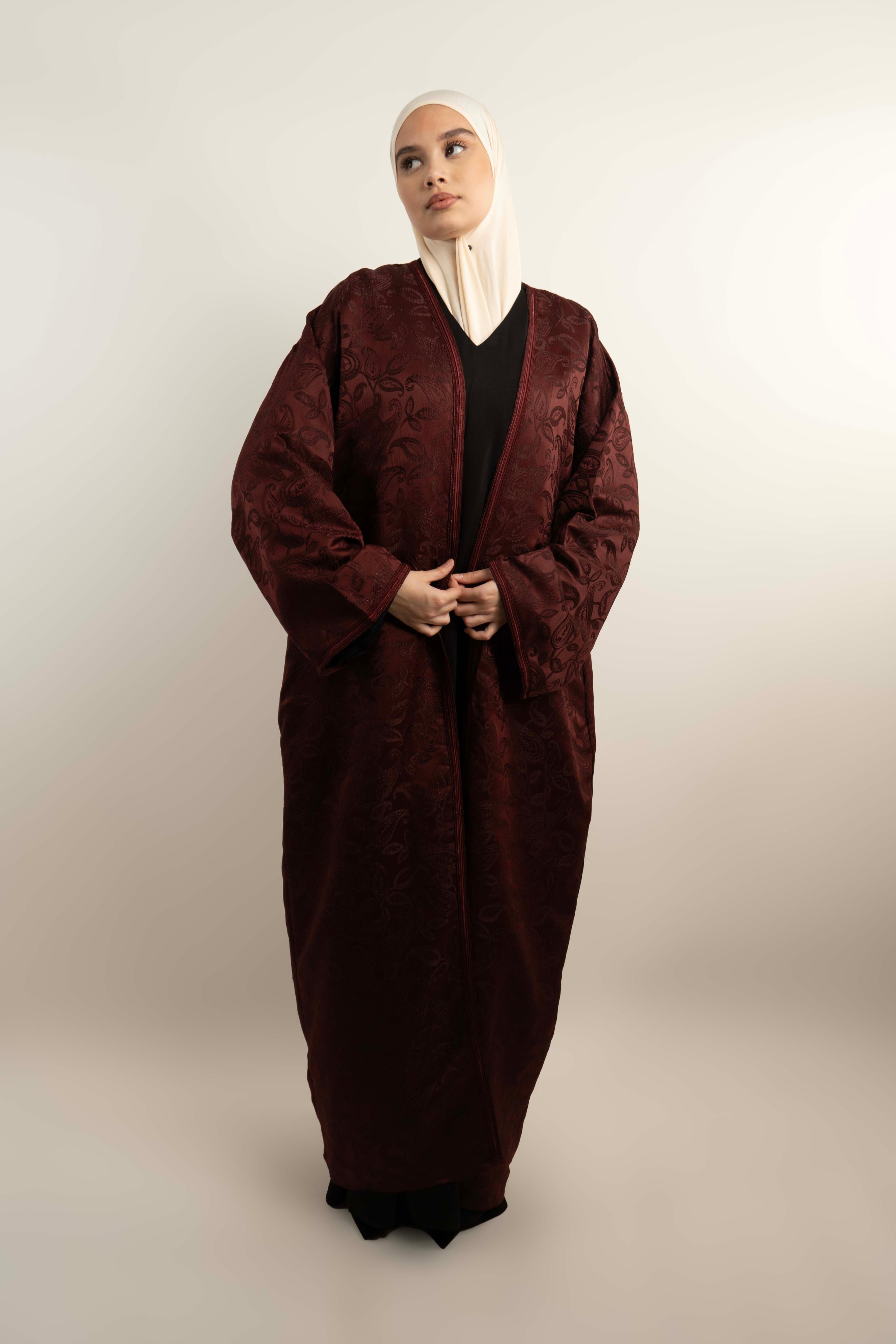 Kimono long brocart à broderies satinées