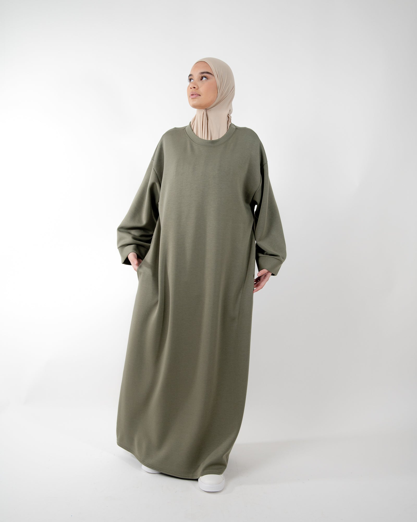 Robe style jogging décontracté avec poche – idéal pour un style modeste et tendance