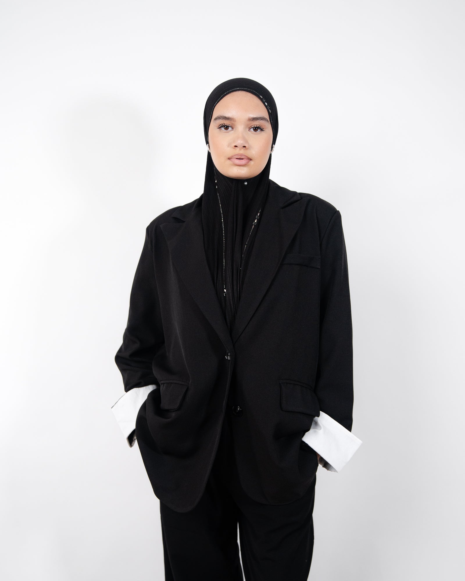 Veste oversize femme avec manches retroussées blanches – produit proposé sur Souk Dubaï