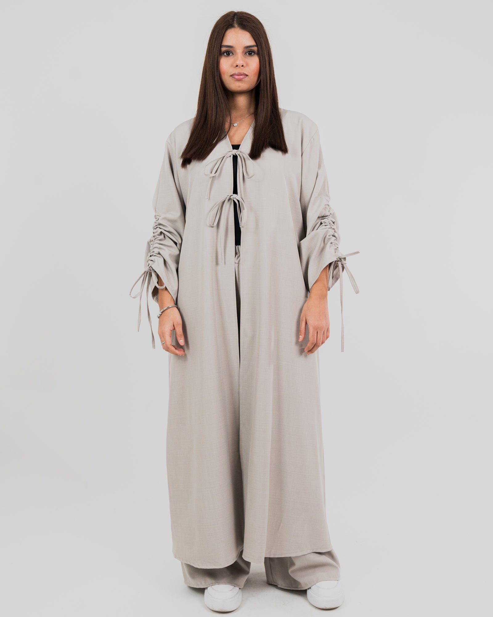 Ensemble kimono à noeud et pantalon coupe droite – habit moderne respectant les codes de la pudeur