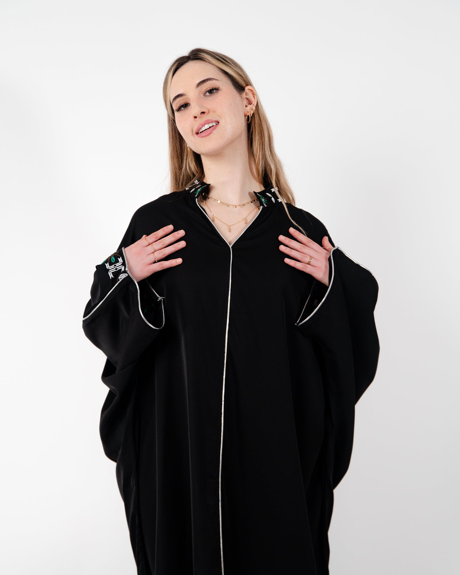 Robe ample à col montant fleuri