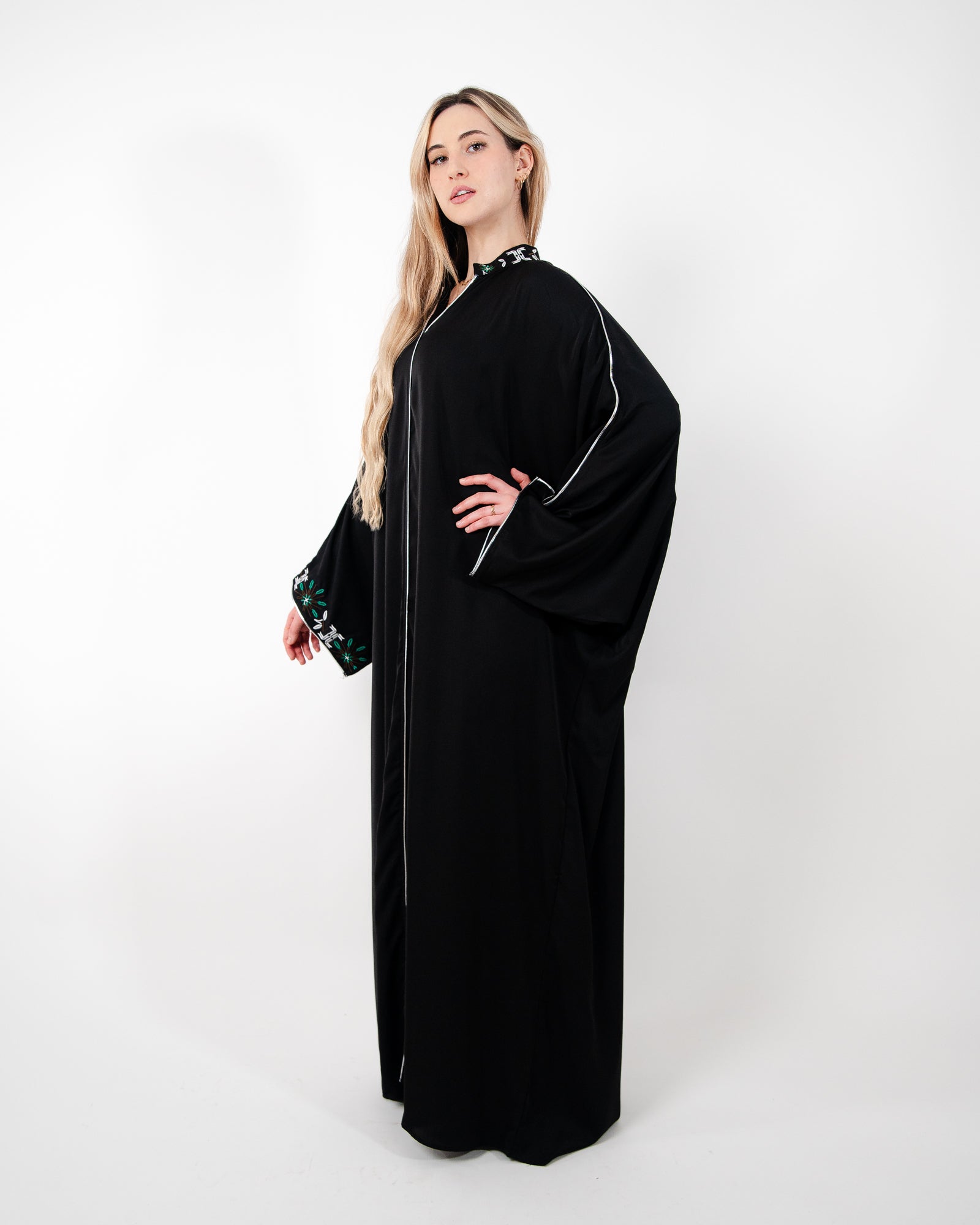 Robe ample à col montant fleuri