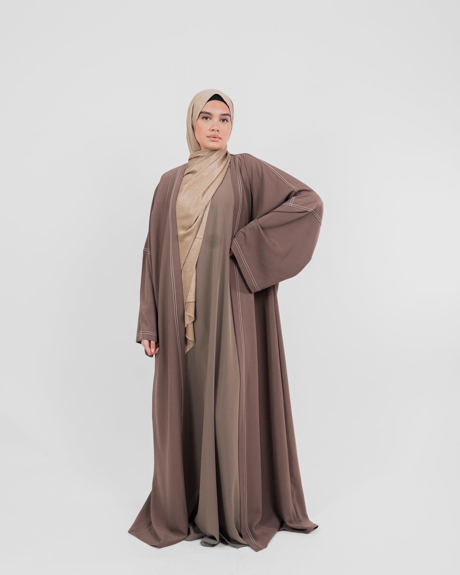 Kimono largo minimalista y de gran tamaño