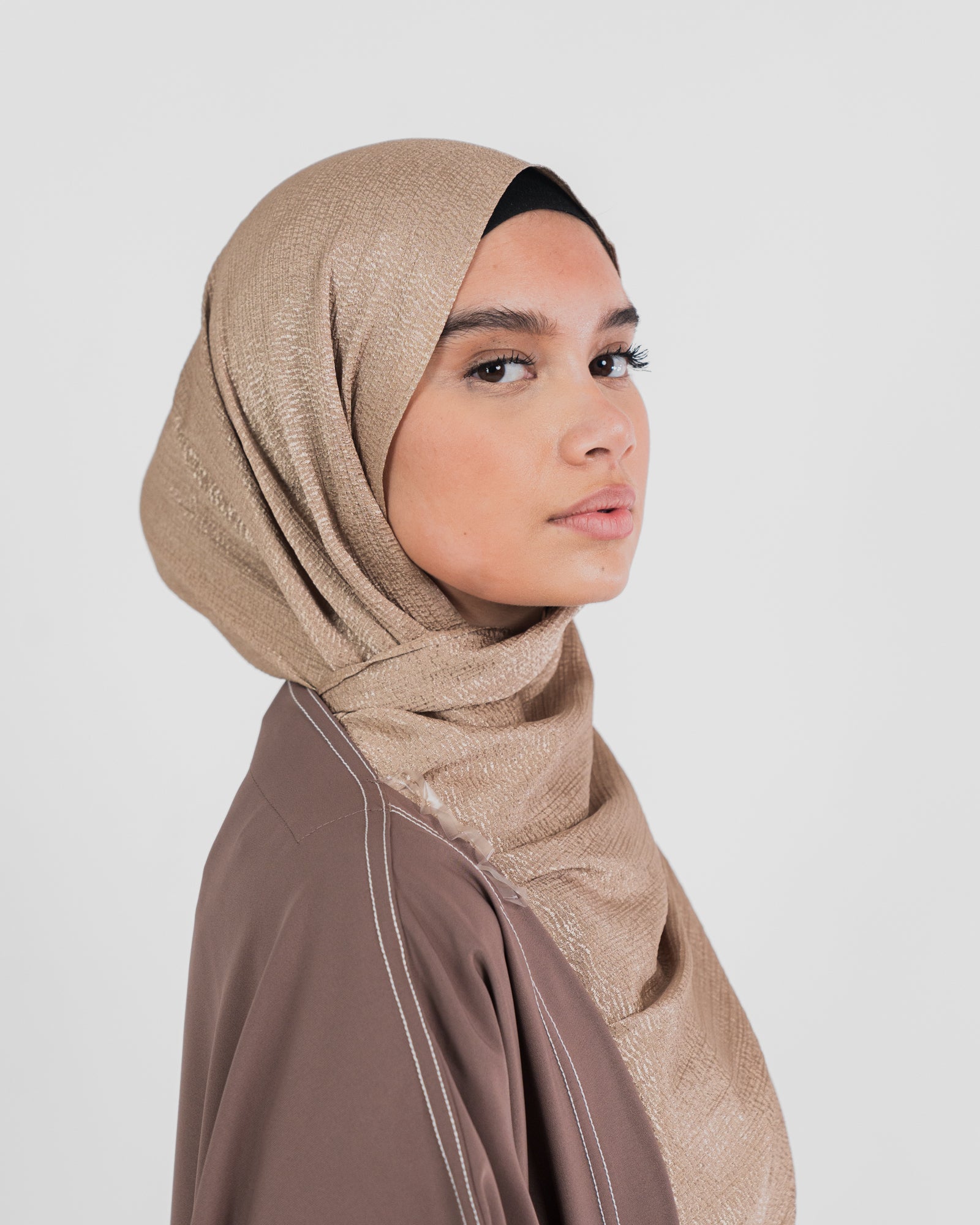 Hijab structuré et satiné