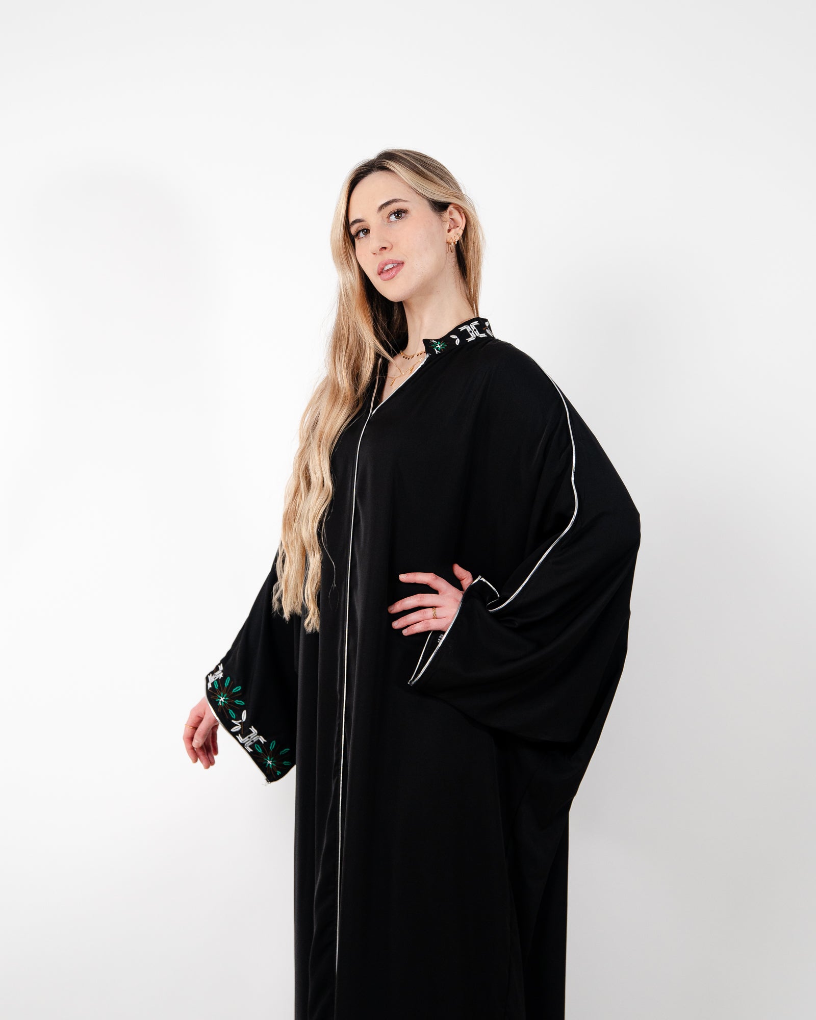 Robe ample à col montant fleuri