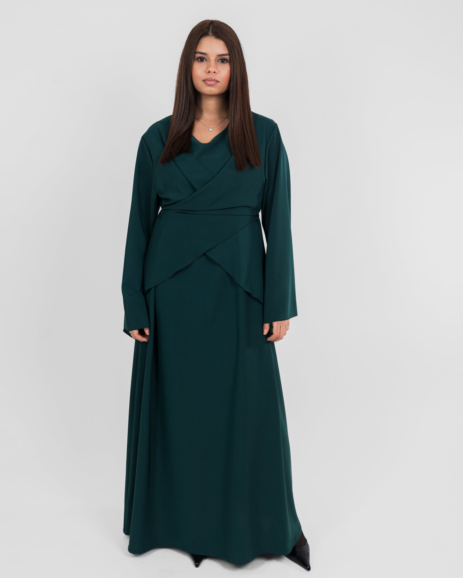 Robe sirène élégante à nouer – confection soignée pour un rendu élégant