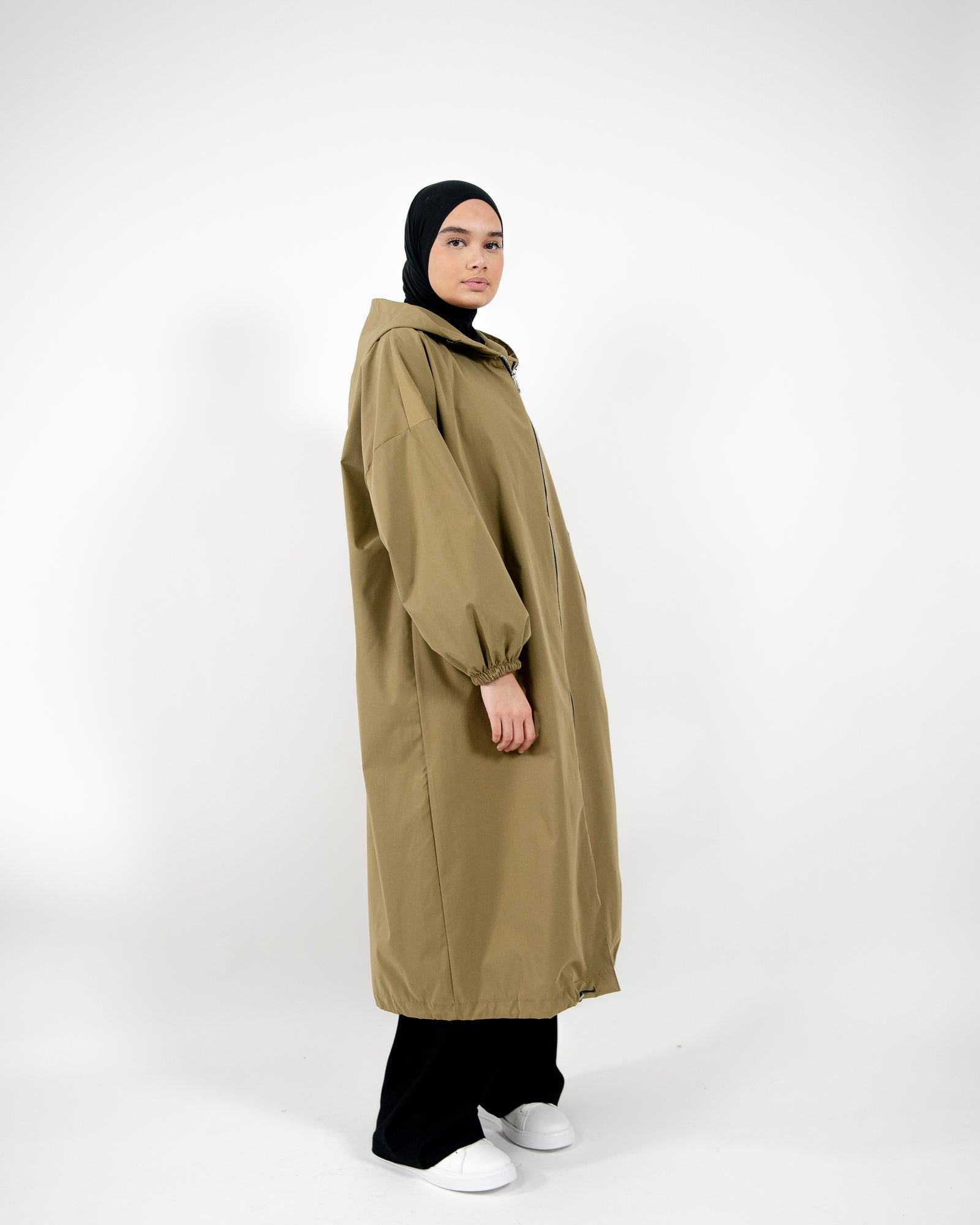 Parka style imperméable long, oversize avec fermeture zip et capuche