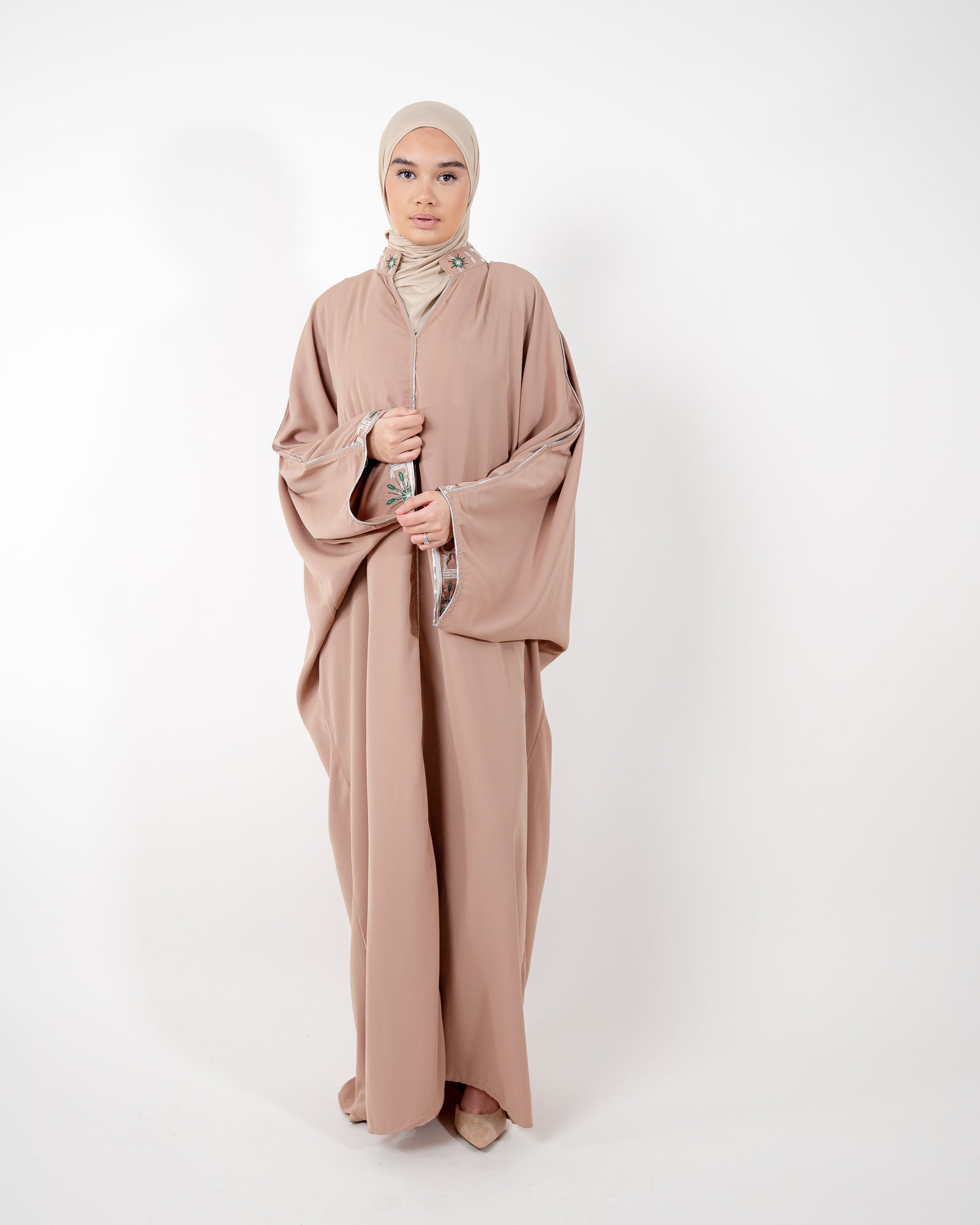 Robe ample à col montant fleuri