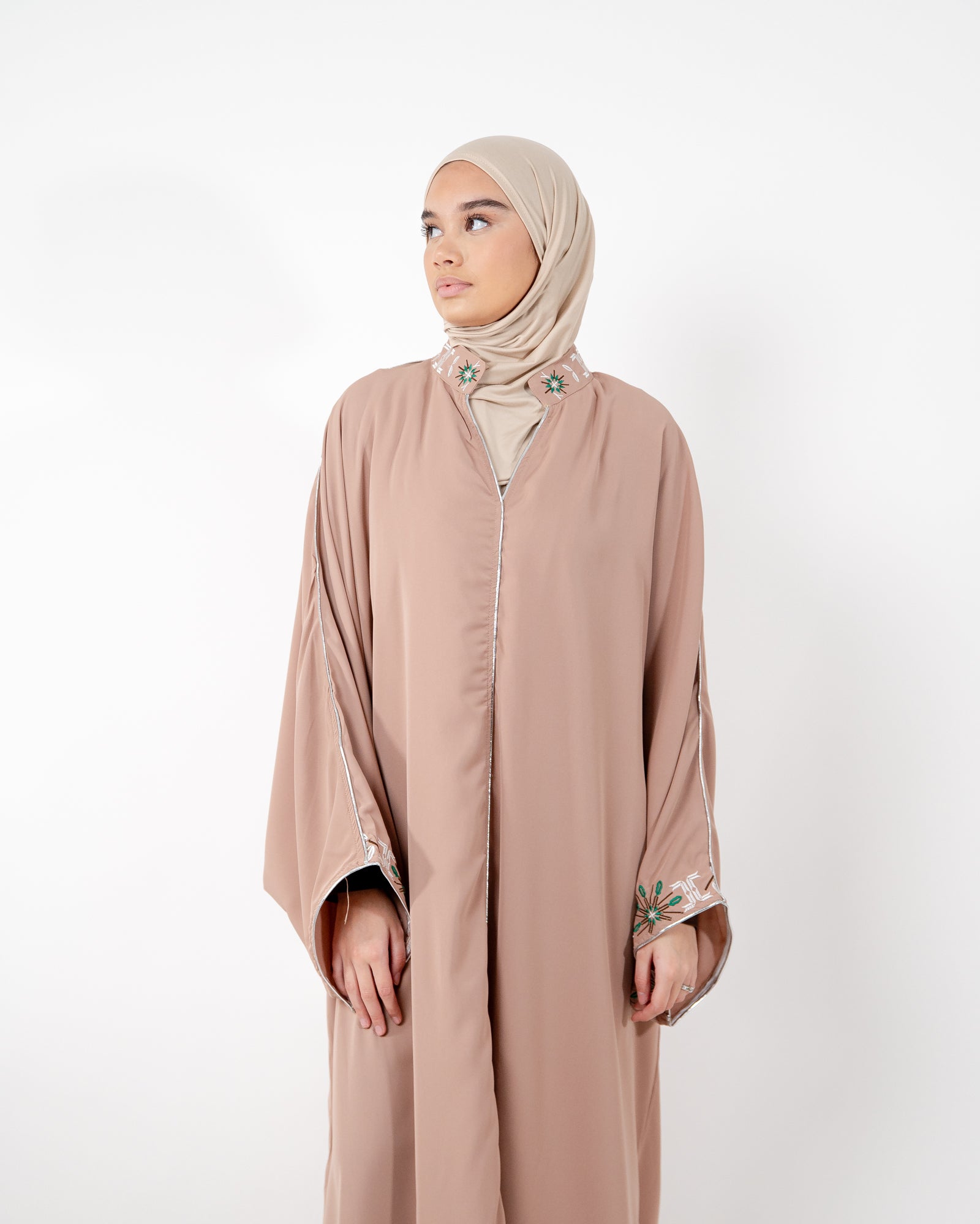 Robe ample à col montant fleuri