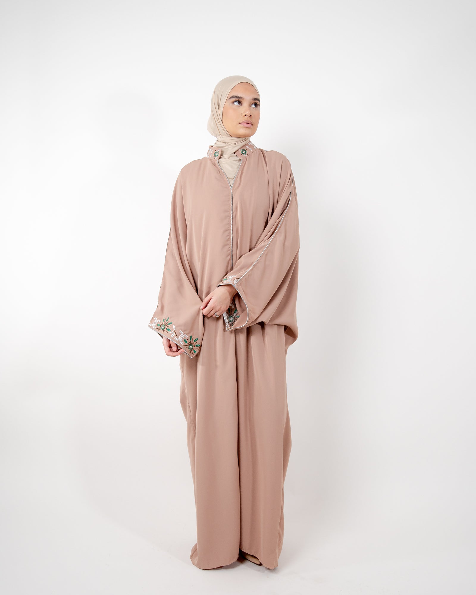 Robe ample à col montant fleuri