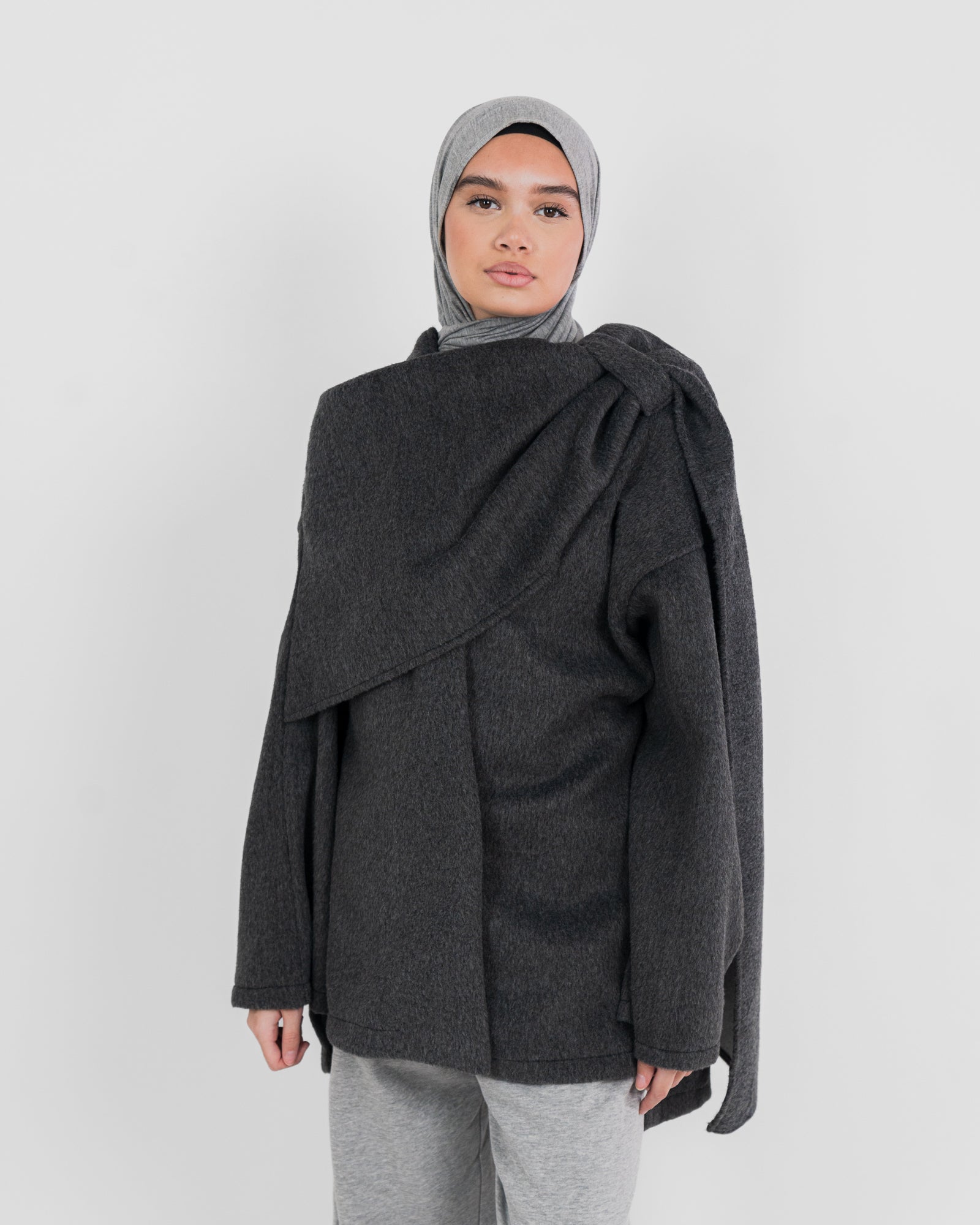 Manteau court avec cape