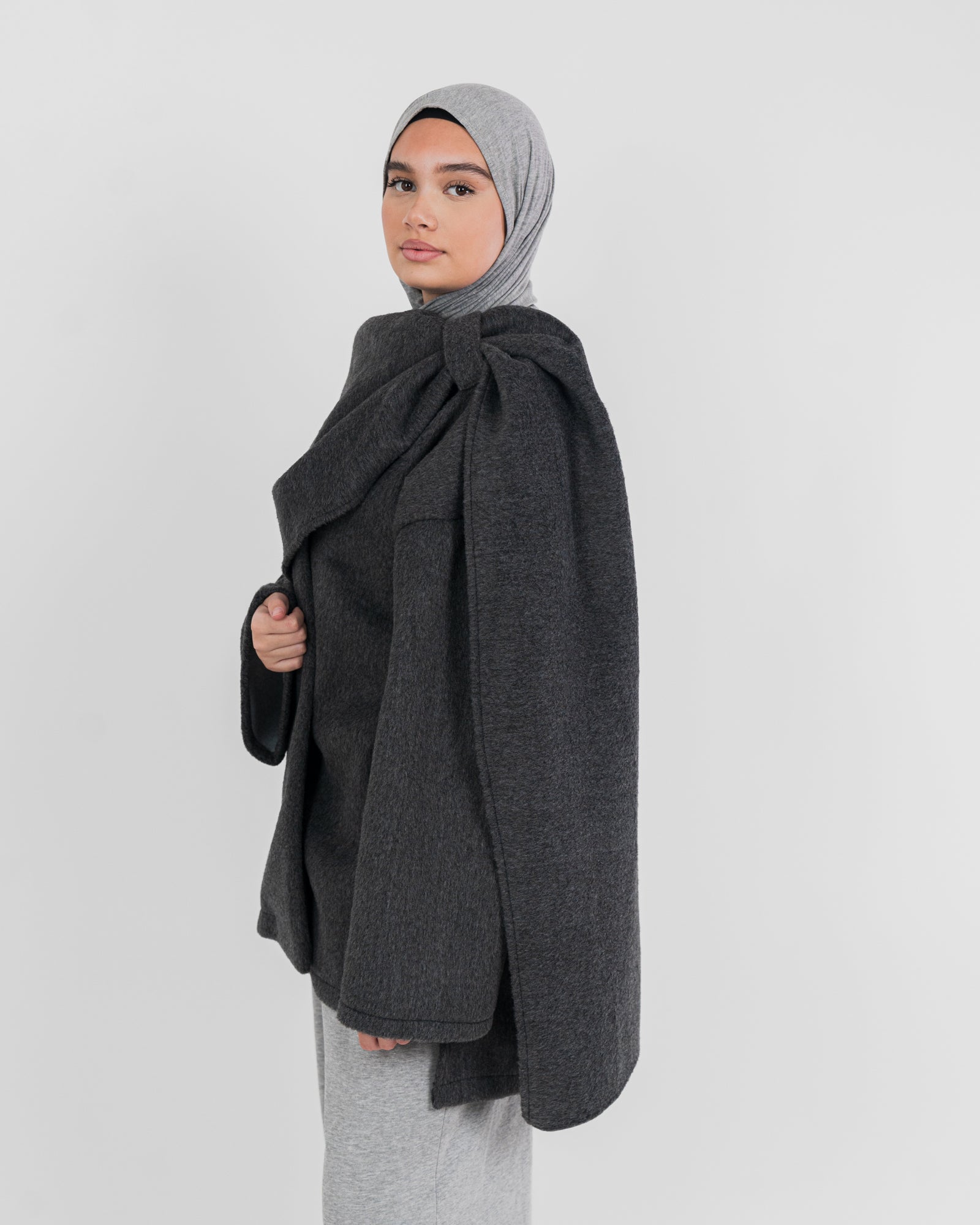 Manteau court avec cape