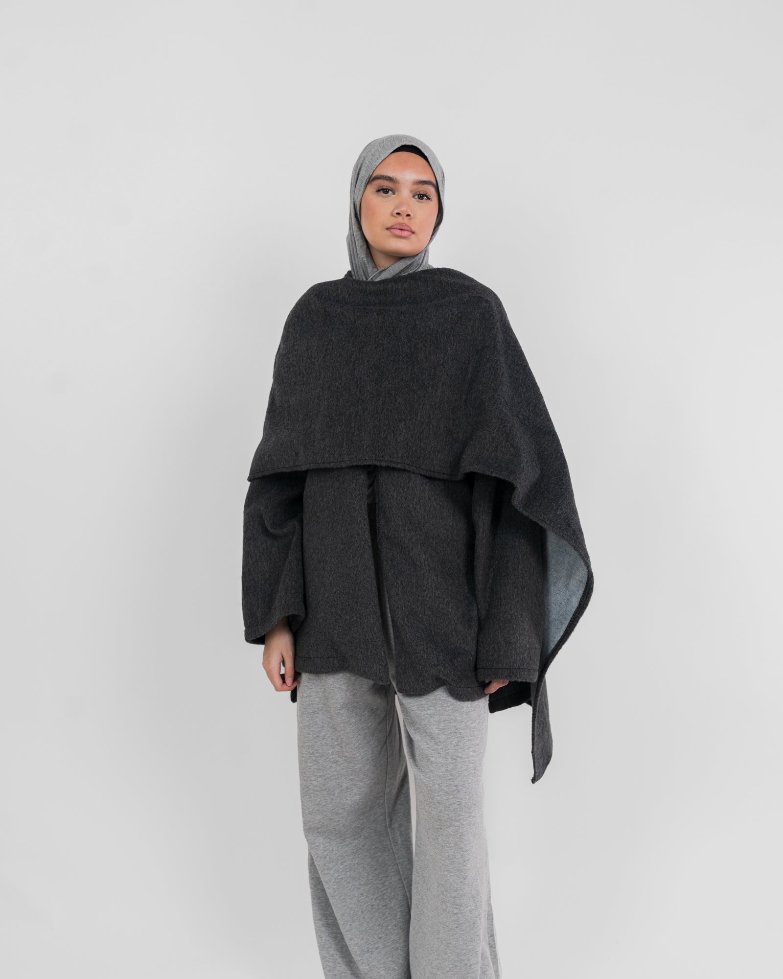 Manteau court avec cape