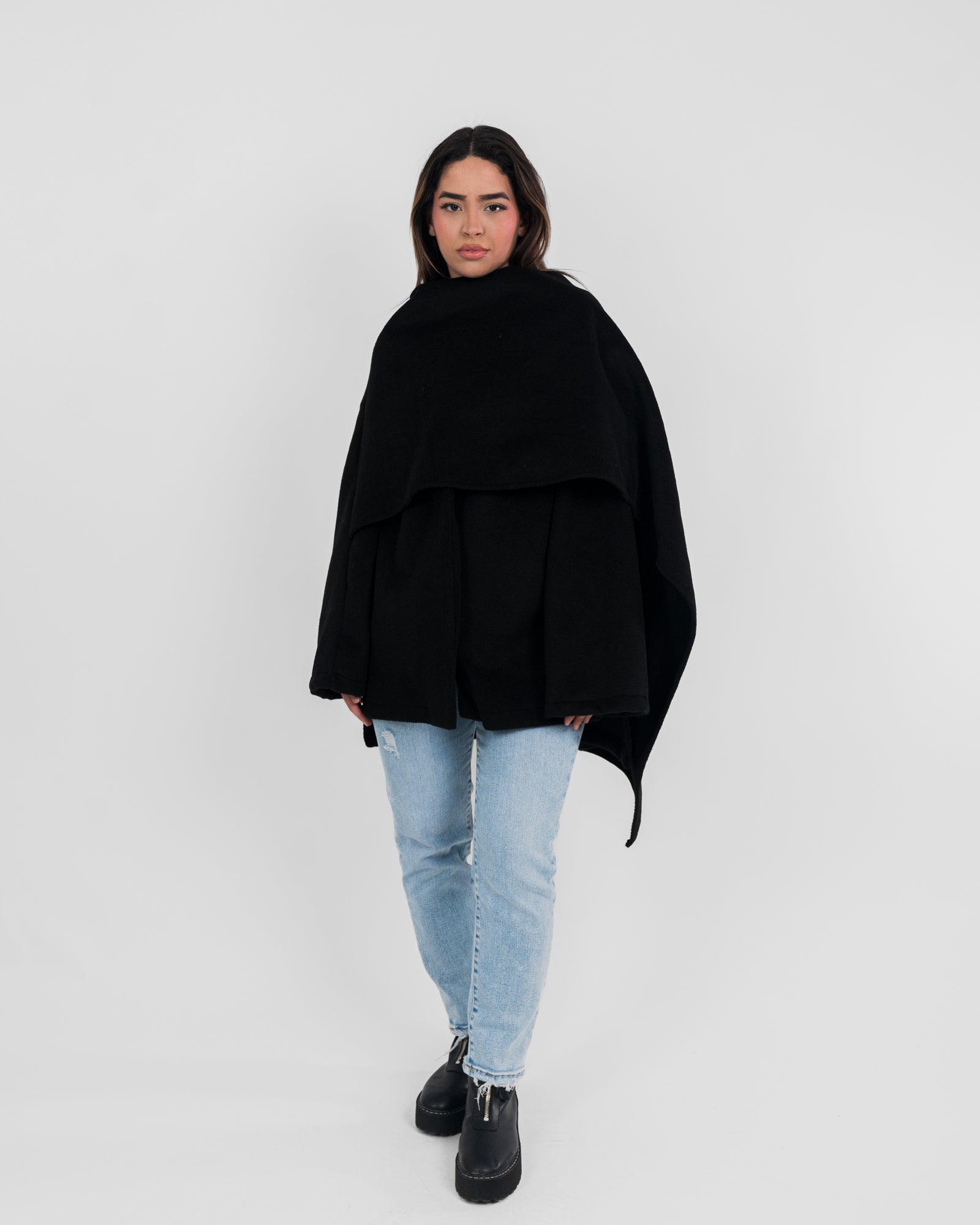 Manteau court avec cape