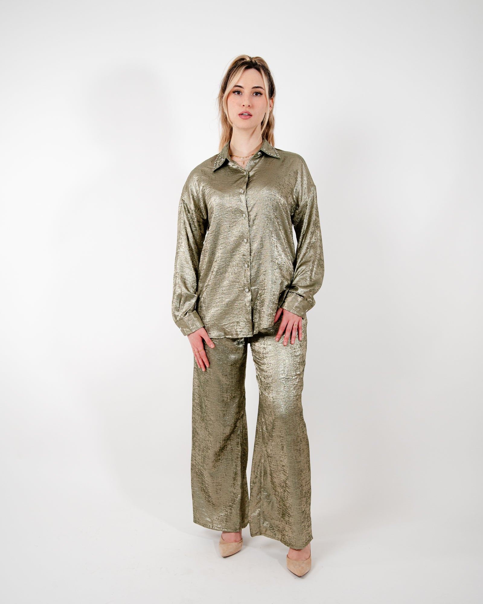 Ensemble chemise pantalon irisé avec "diamant" – produit proposé sur Souk Dubaï
