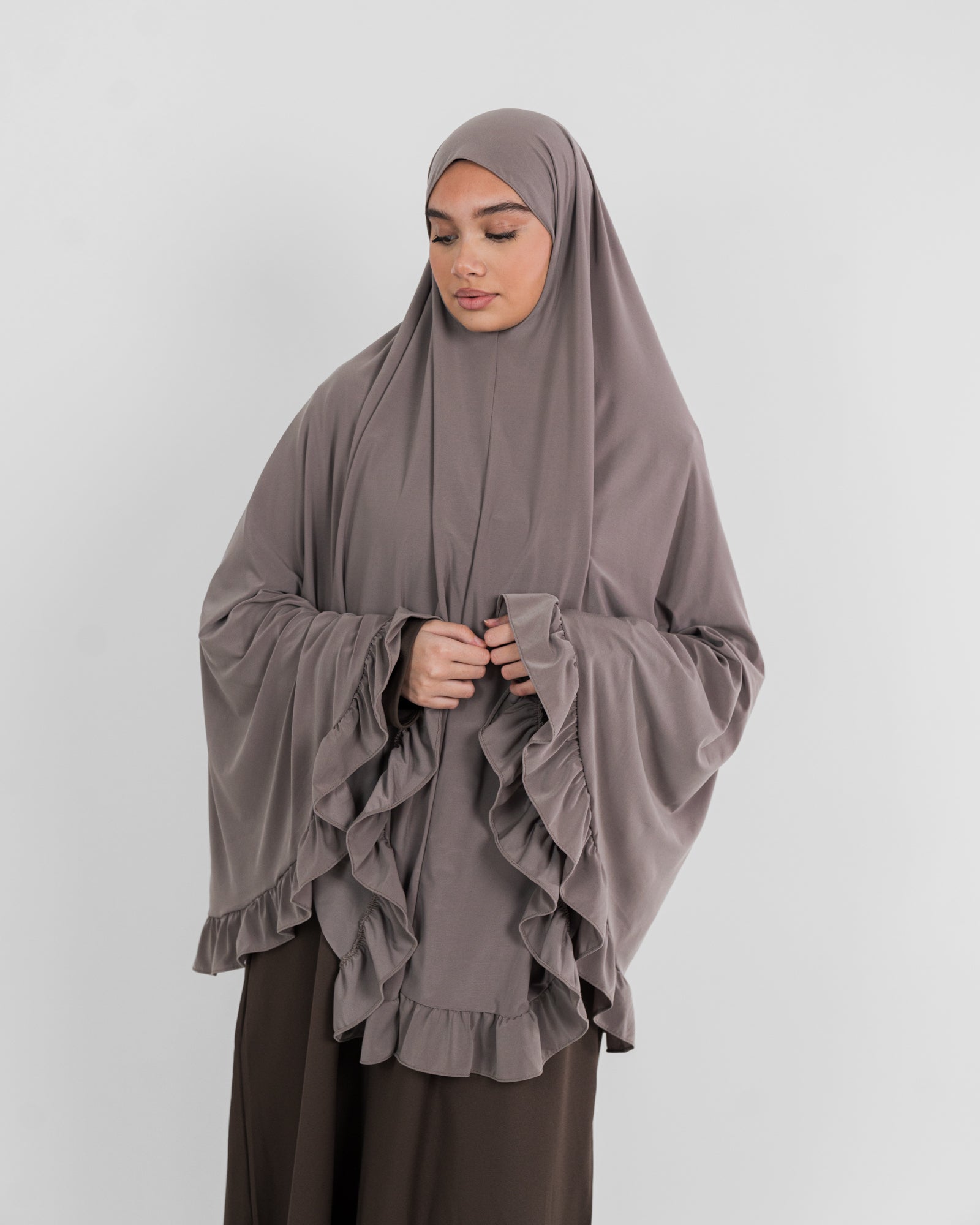 Khimar long et bouclé – produit proposé sur Souk Dubaï