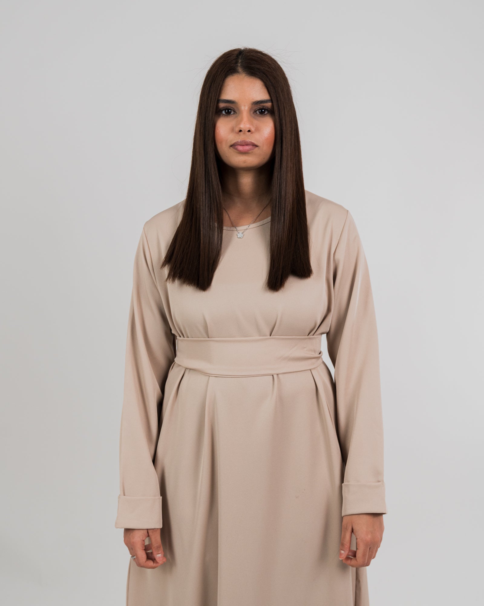 Abaya classique évasée vers le bas