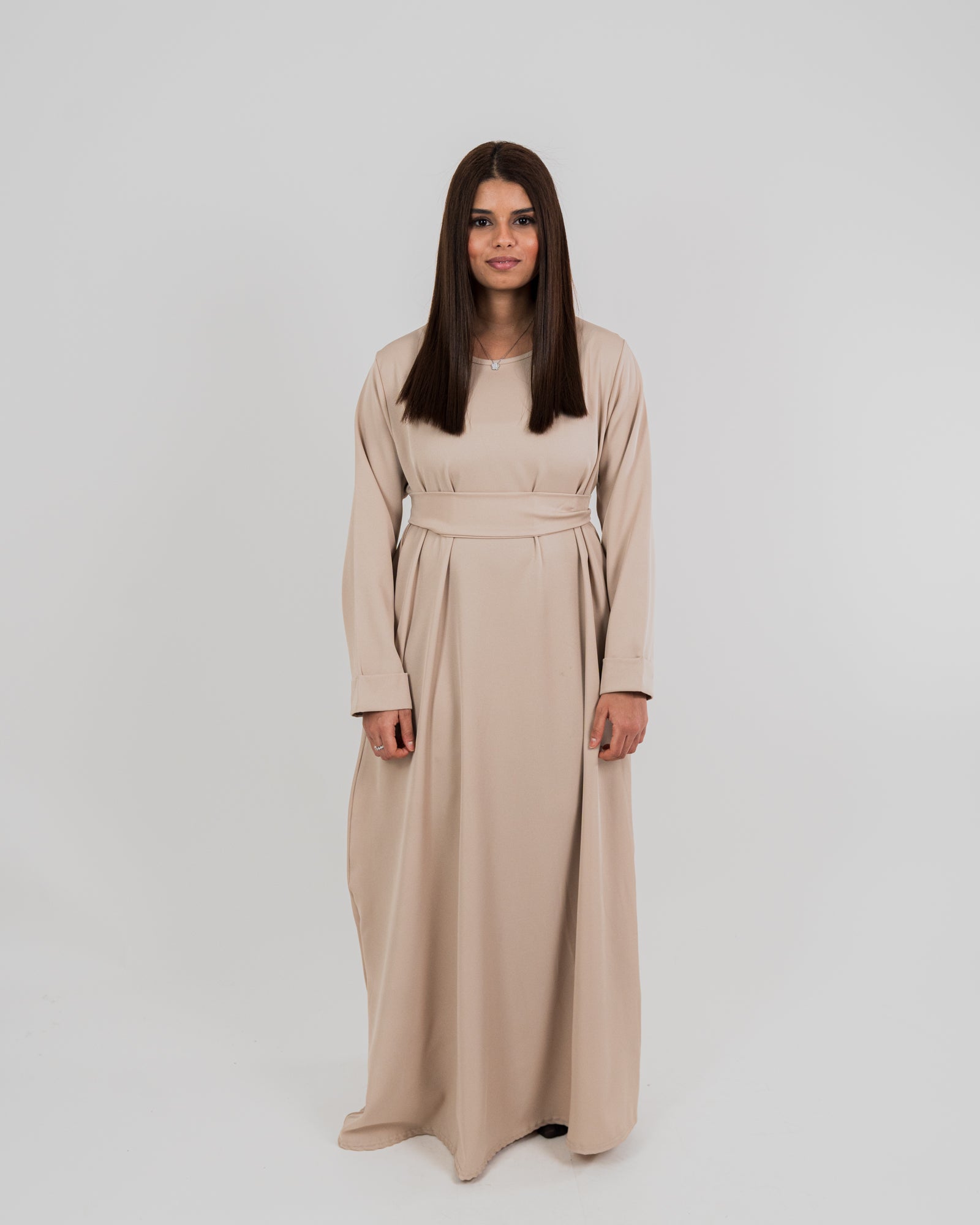 Abaya classique évasée vers le bas – idéal pour un style modeste et tendance