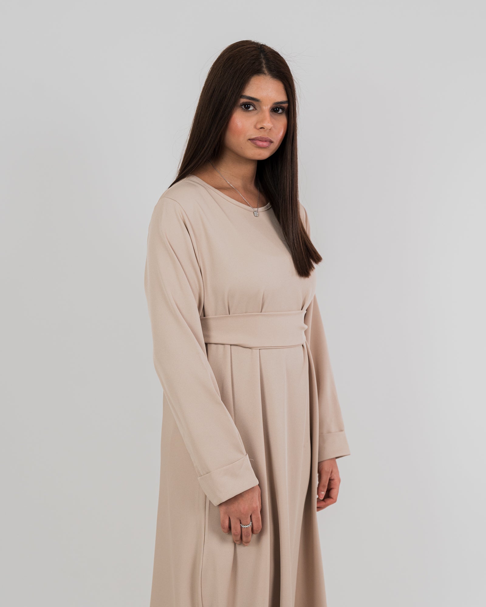 Abaya classique évasée vers le bas