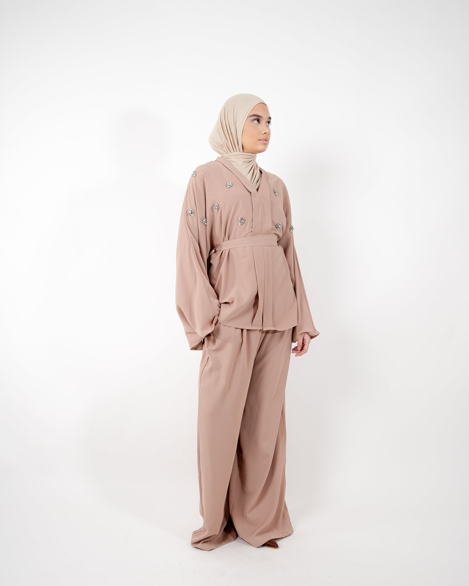 Ensemble pantalon avec chemise ajustable et strass