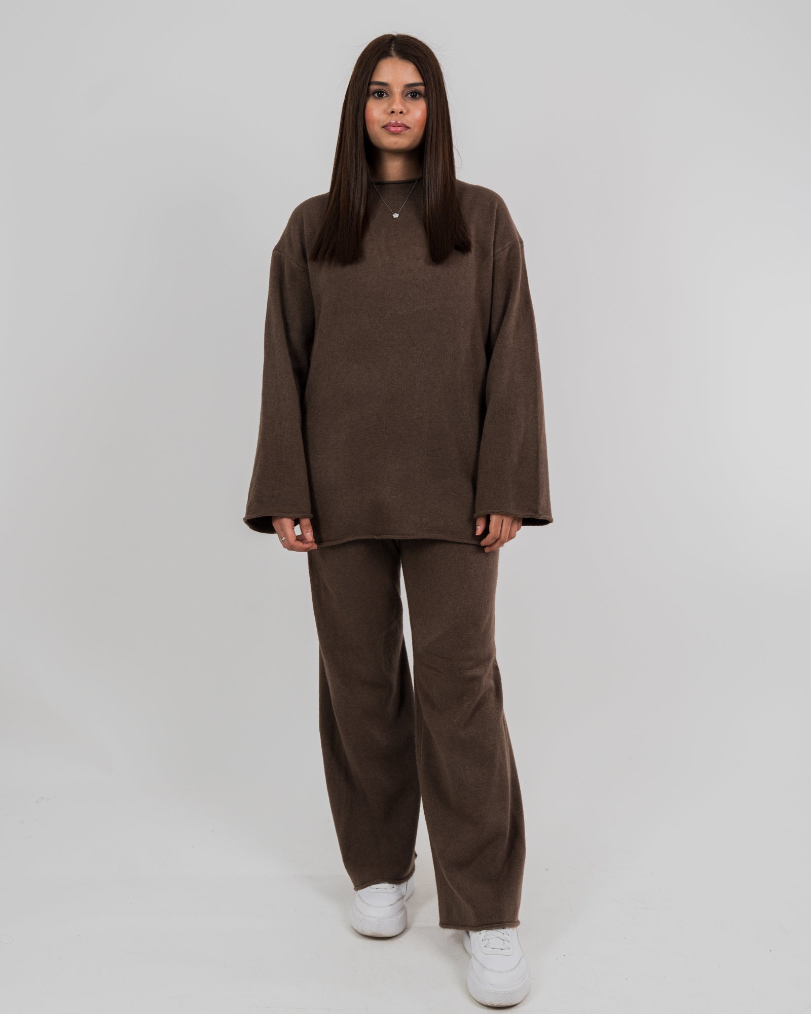 Ensemble épais col haut et pantalon – produit proposé sur Souk Dubaï