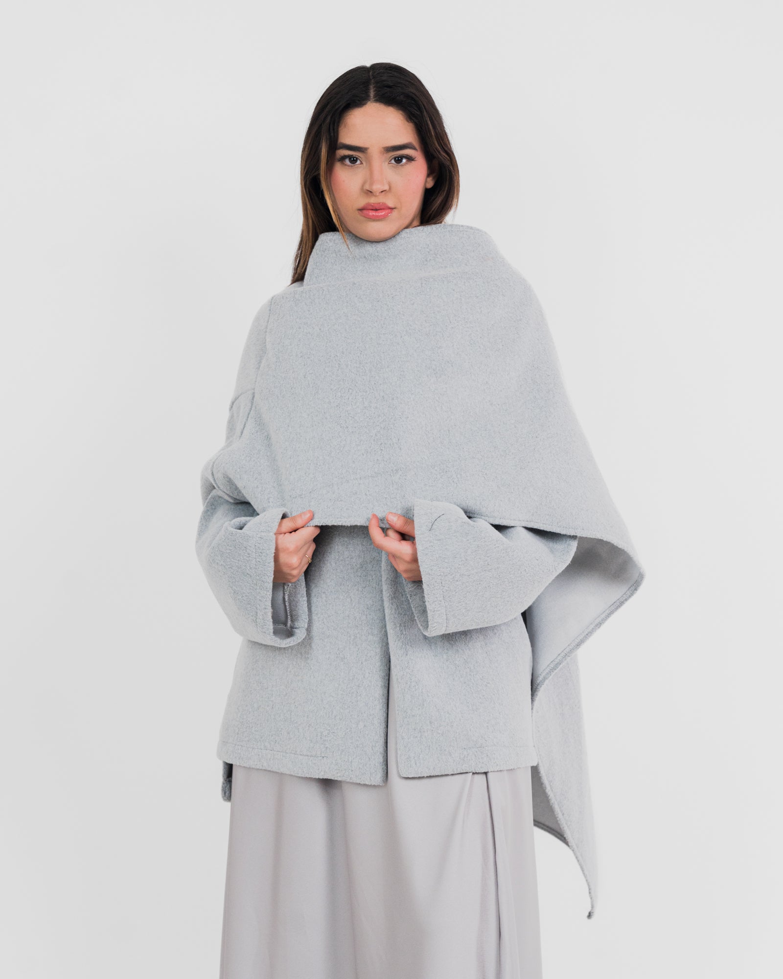 Manteau court avec cape