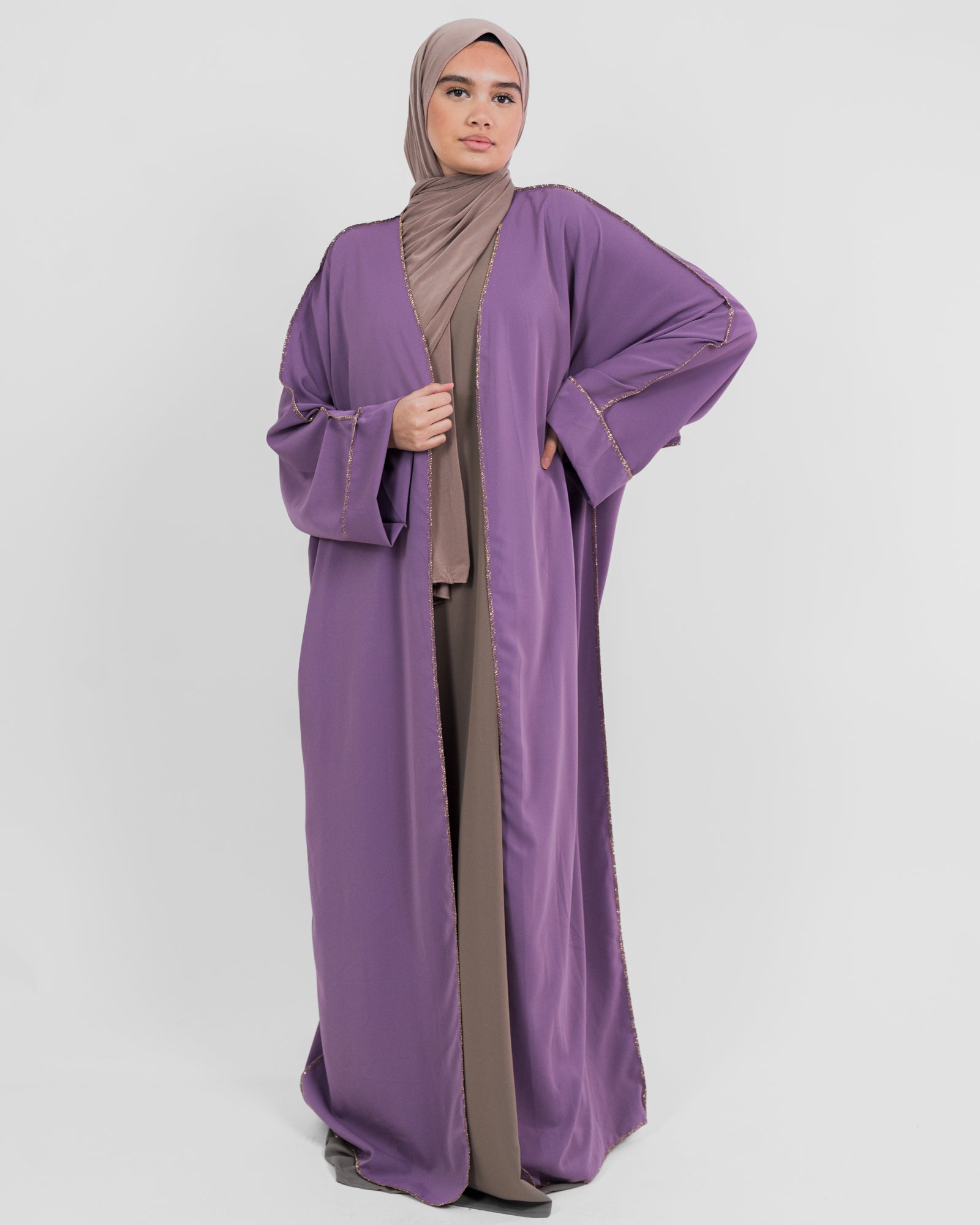 Kimono long au "fils d'or" – coupe fluide et matière agréable à porter