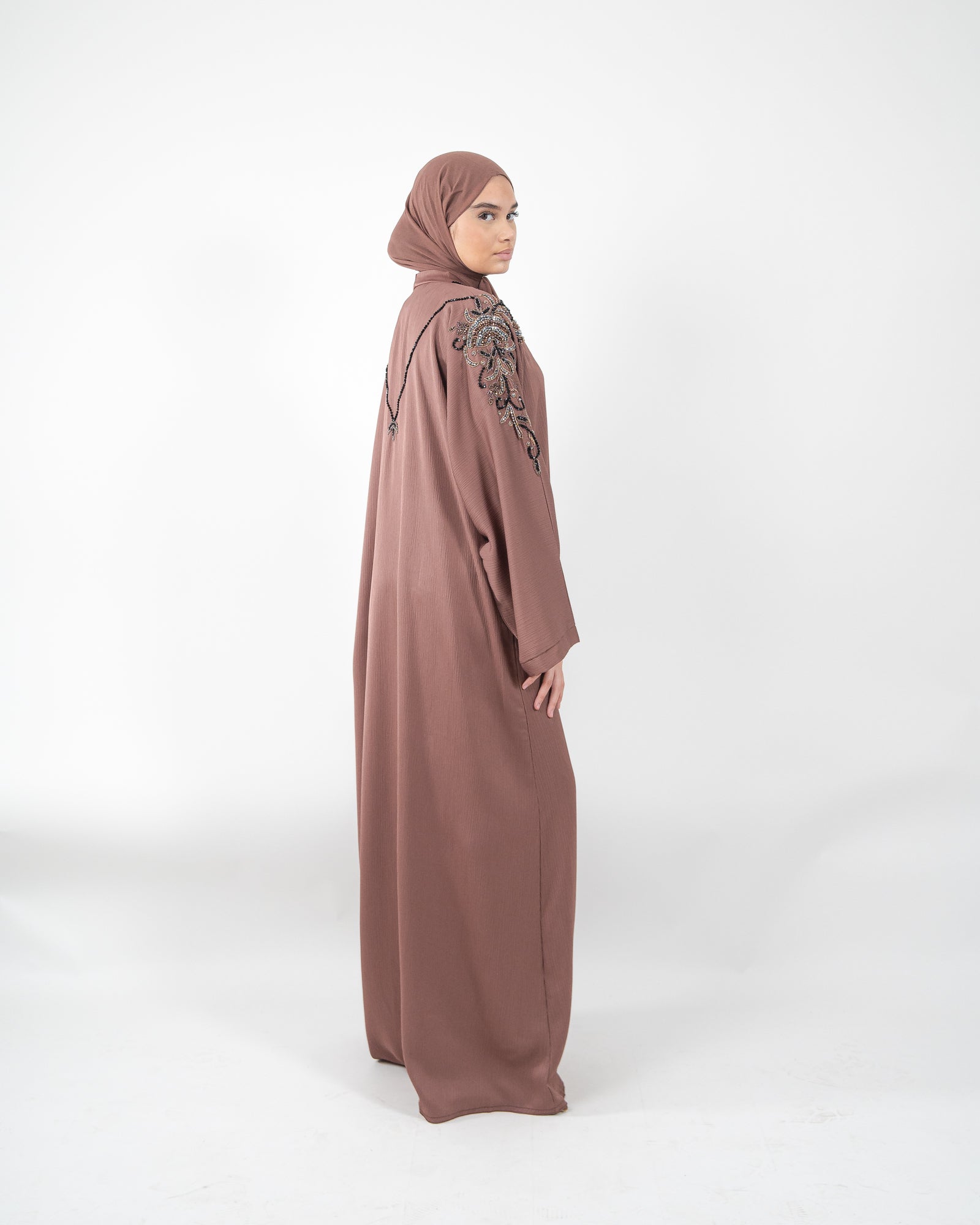 Abaya perlée et élégante de Dubaï amarante