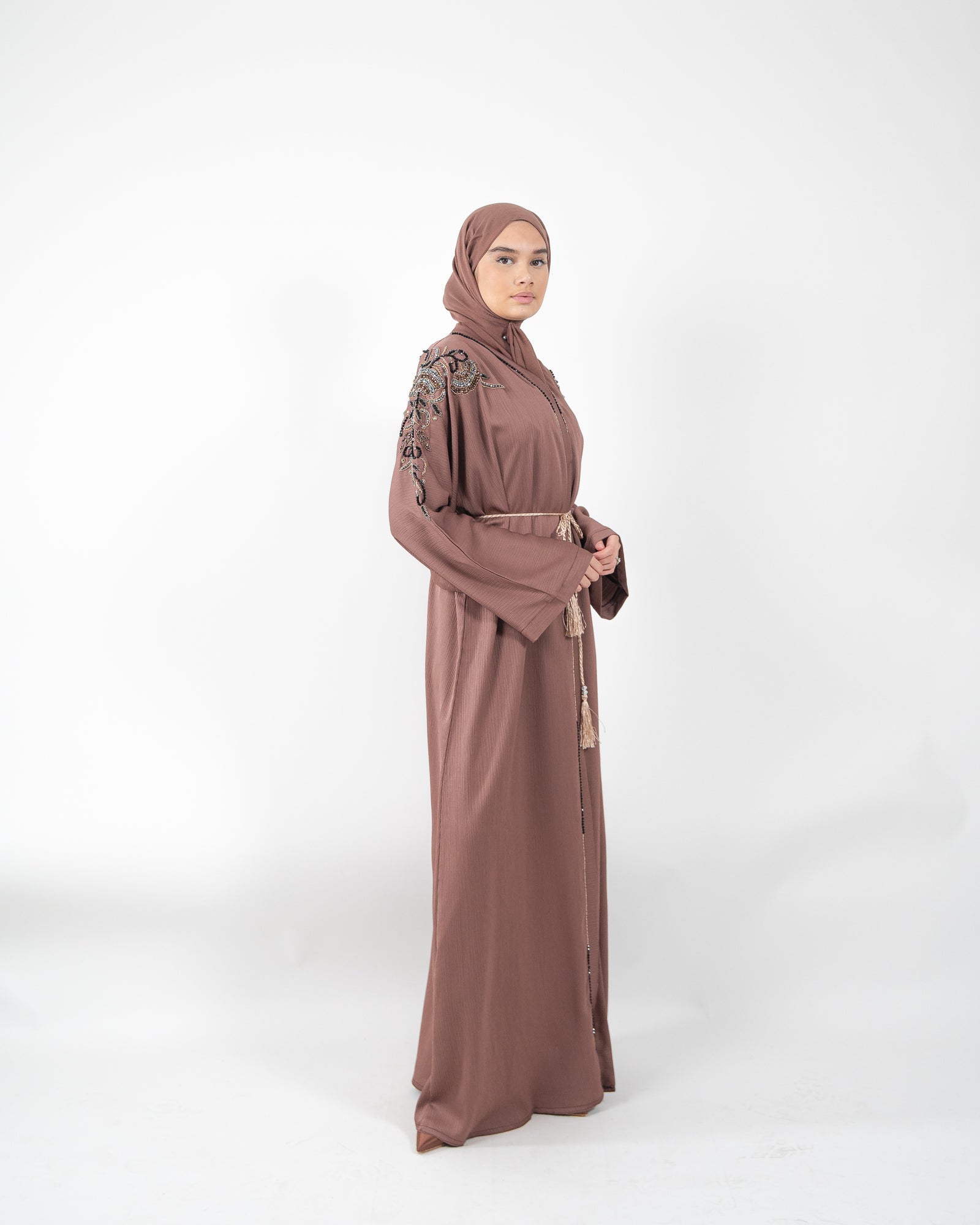 Abaya perlée et élégante de Dubaï amarante
