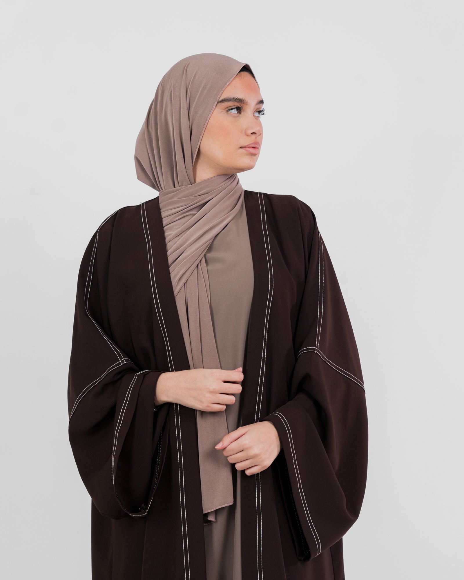 Kimono largo minimalista y de gran tamaño