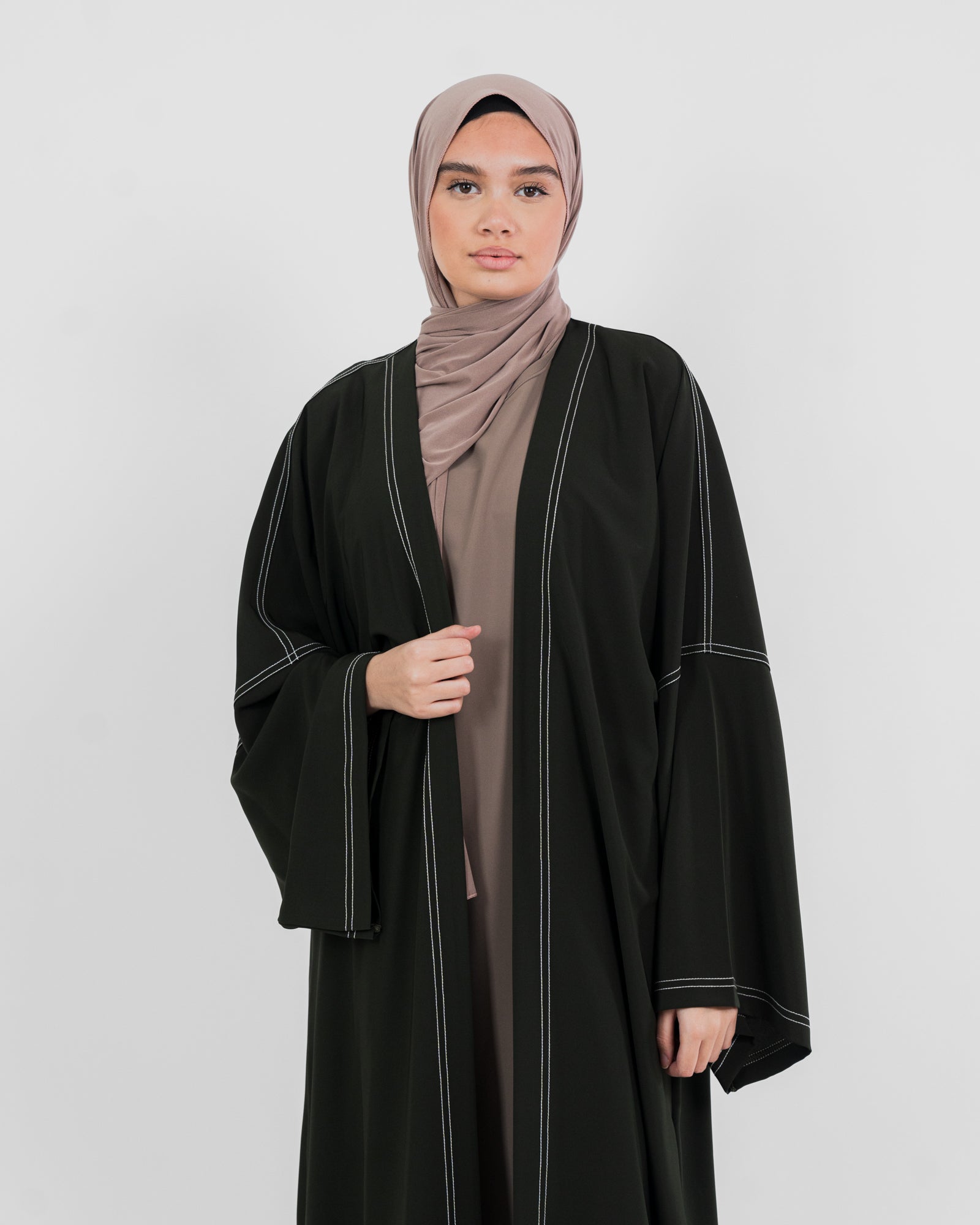 Kimono largo minimalista y de gran tamaño