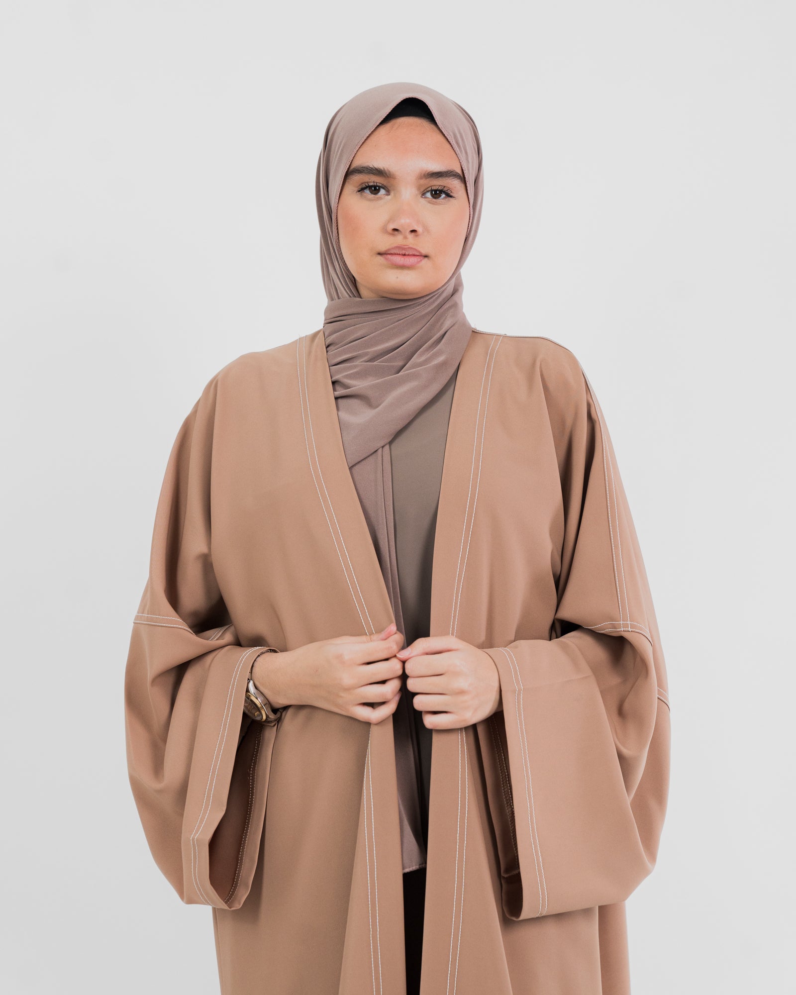 Kimono largo minimalista y de gran tamaño