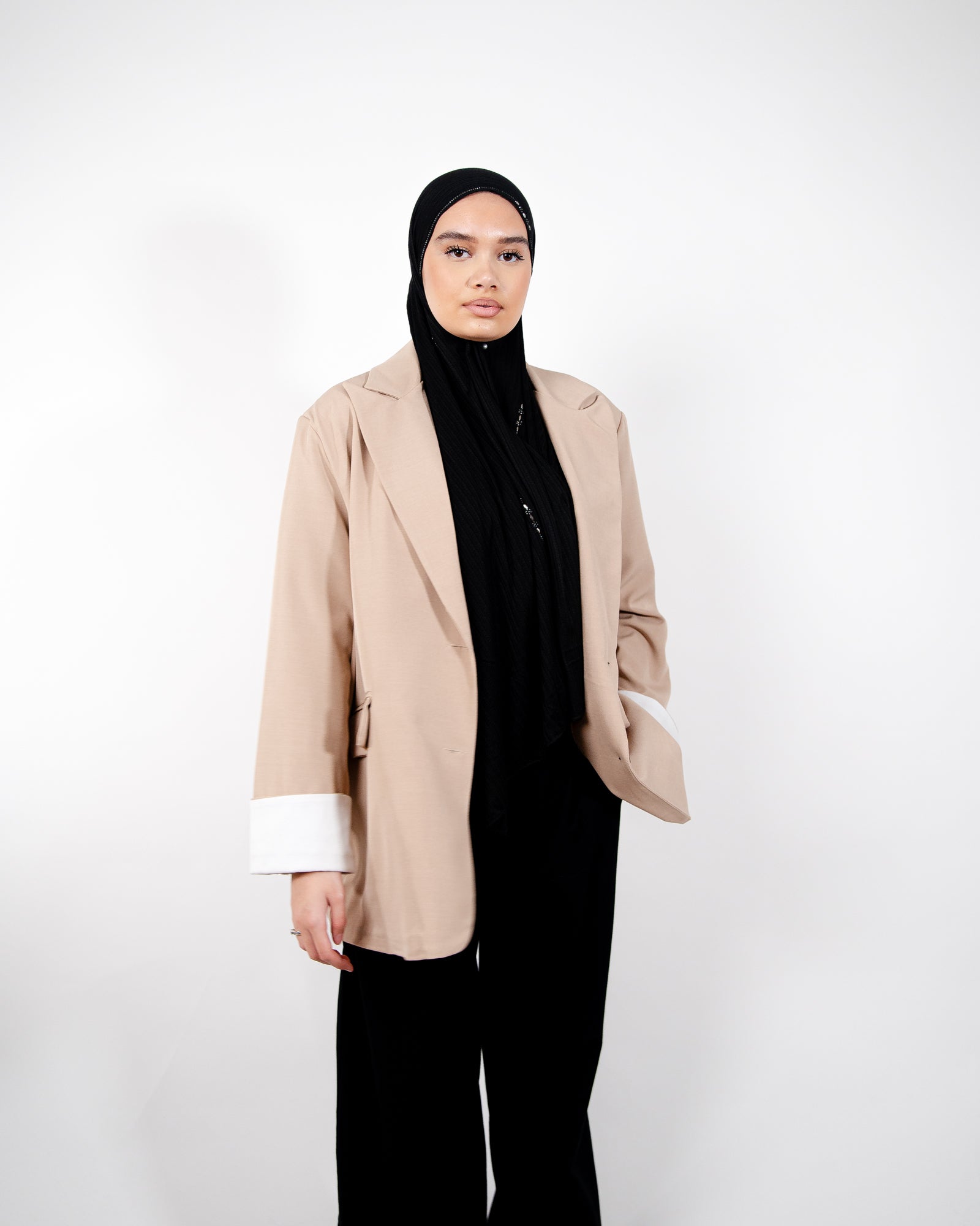 Veste oversize femme avec manches retroussées blanches