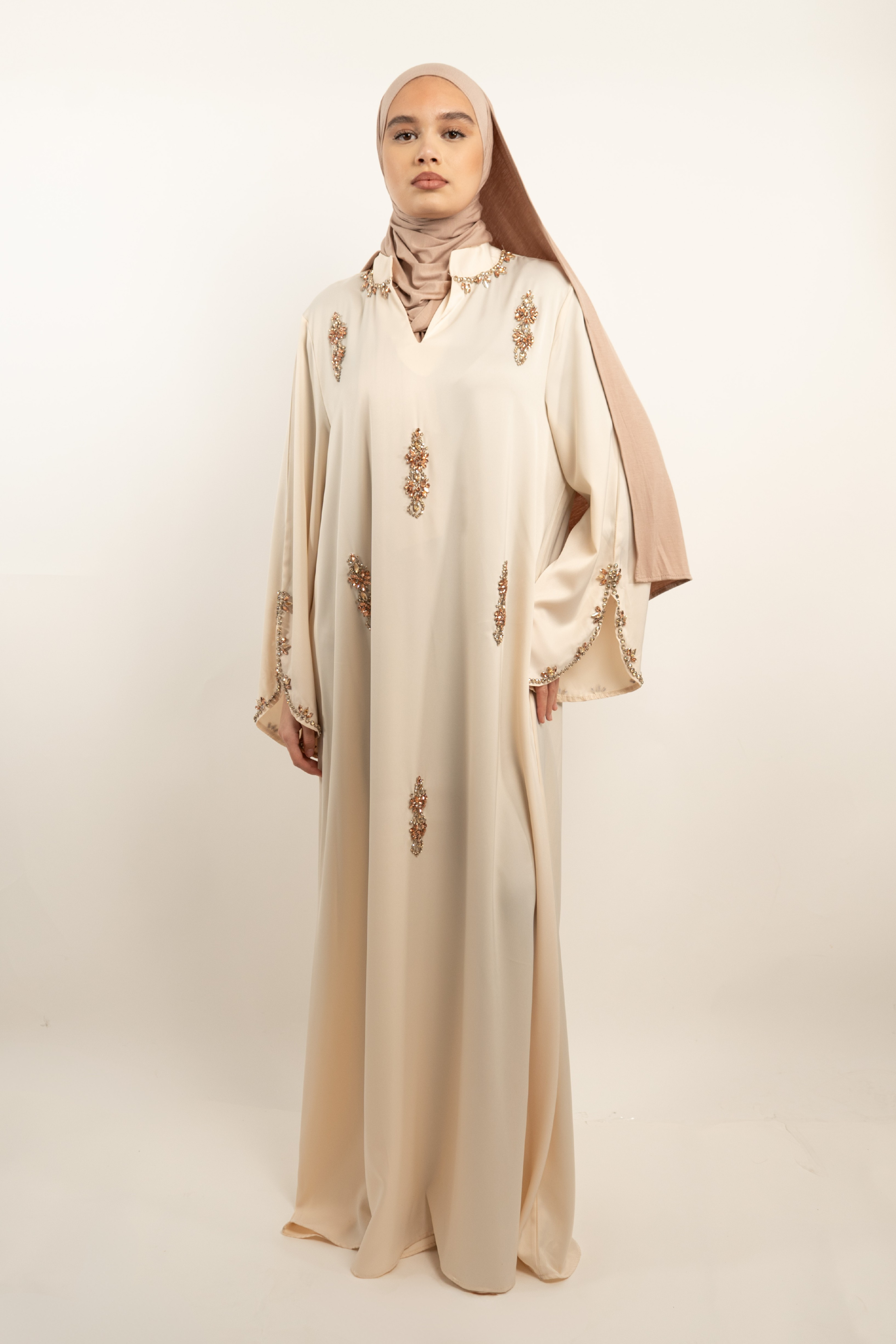 Robe longue royale à strass et pierres