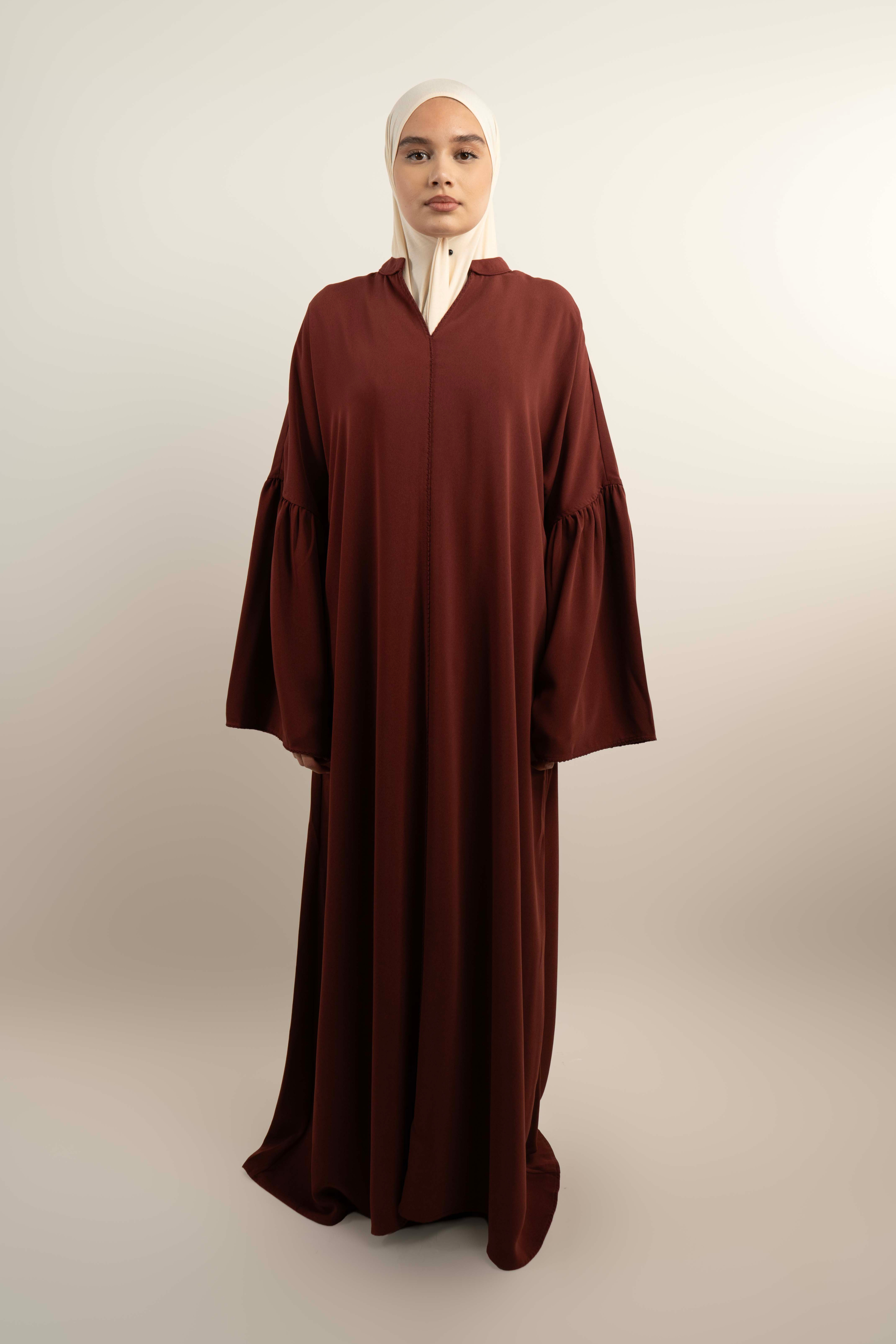 Abaya longue ample col V – Manches évasées élégantes