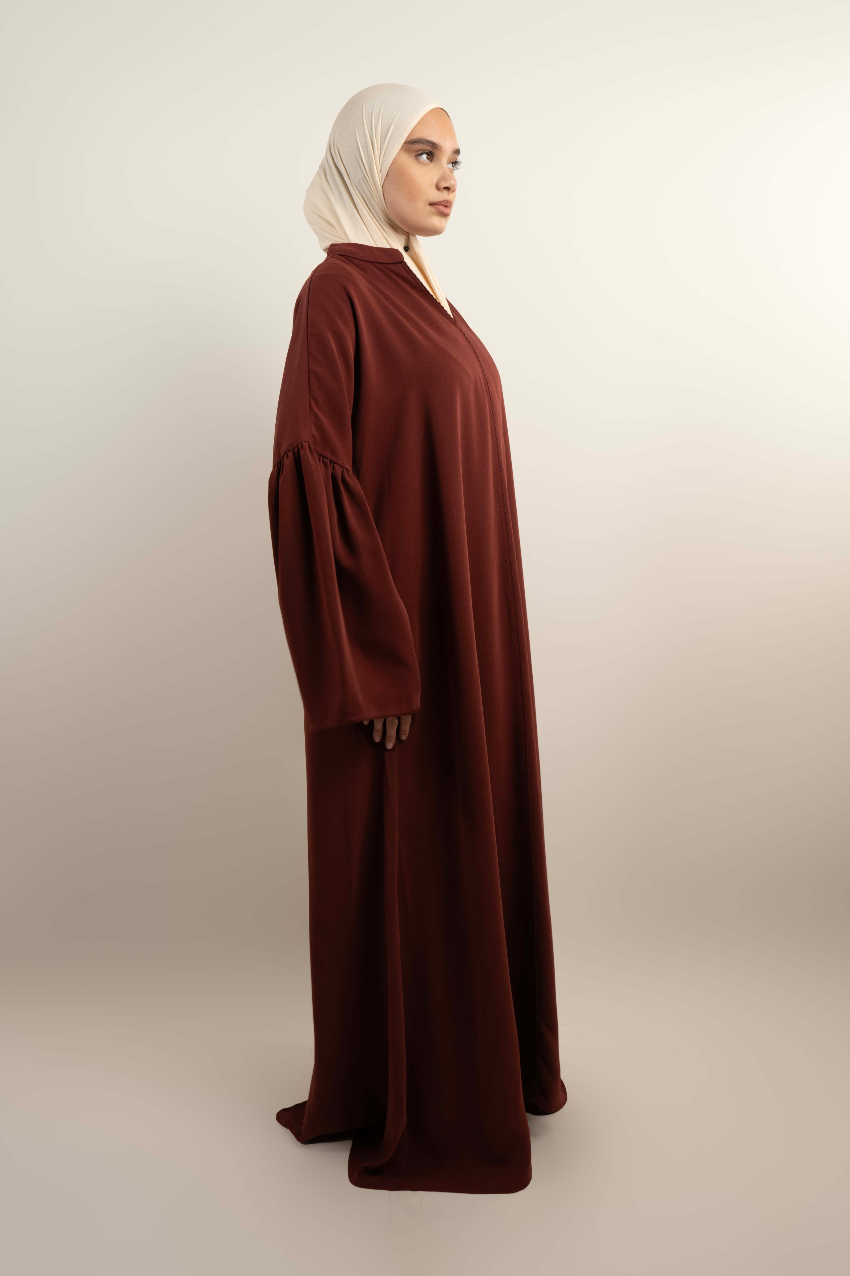Abaya longue ample col V – Manches évasées élégantes