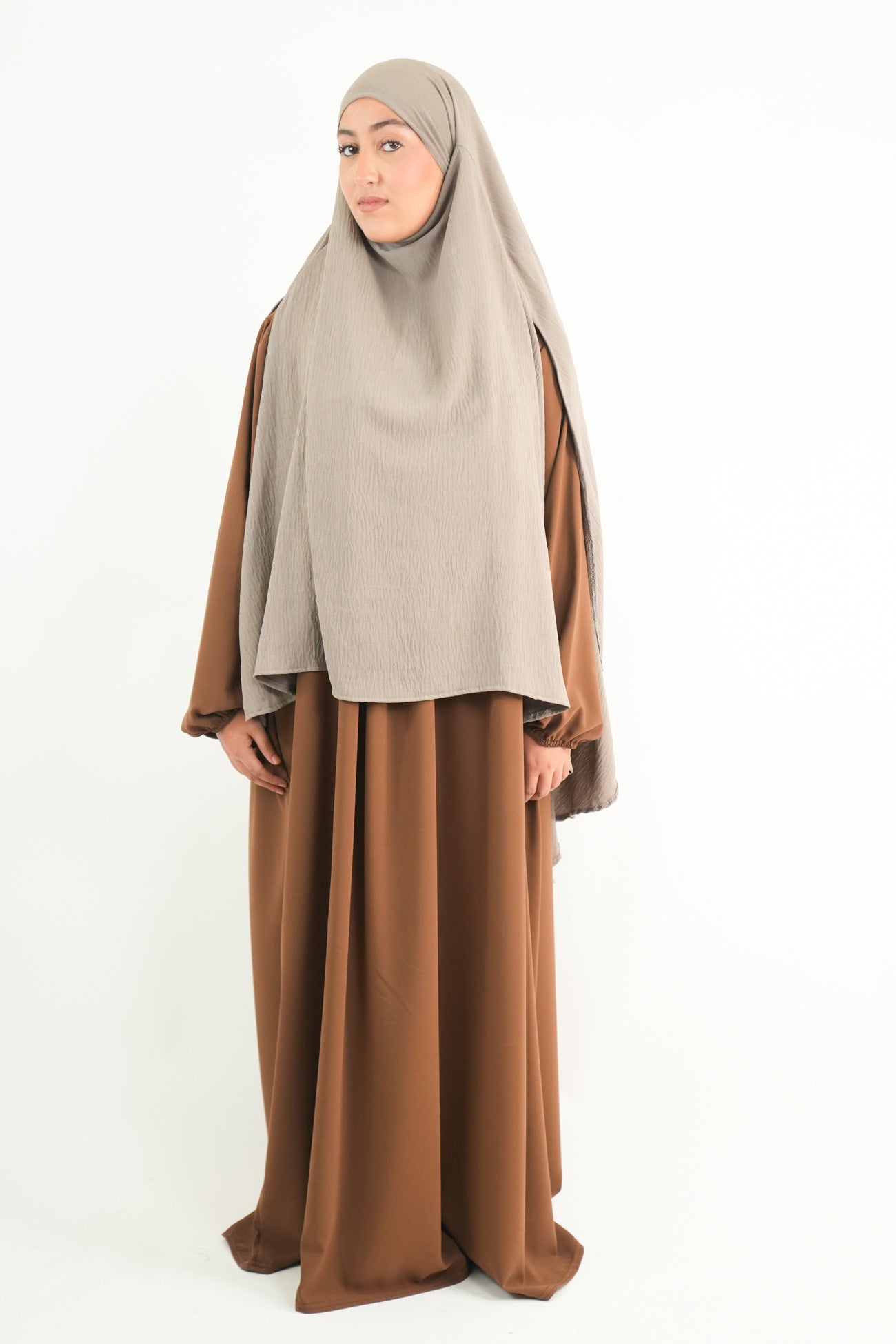 Khimar avec fentes sur les côtés