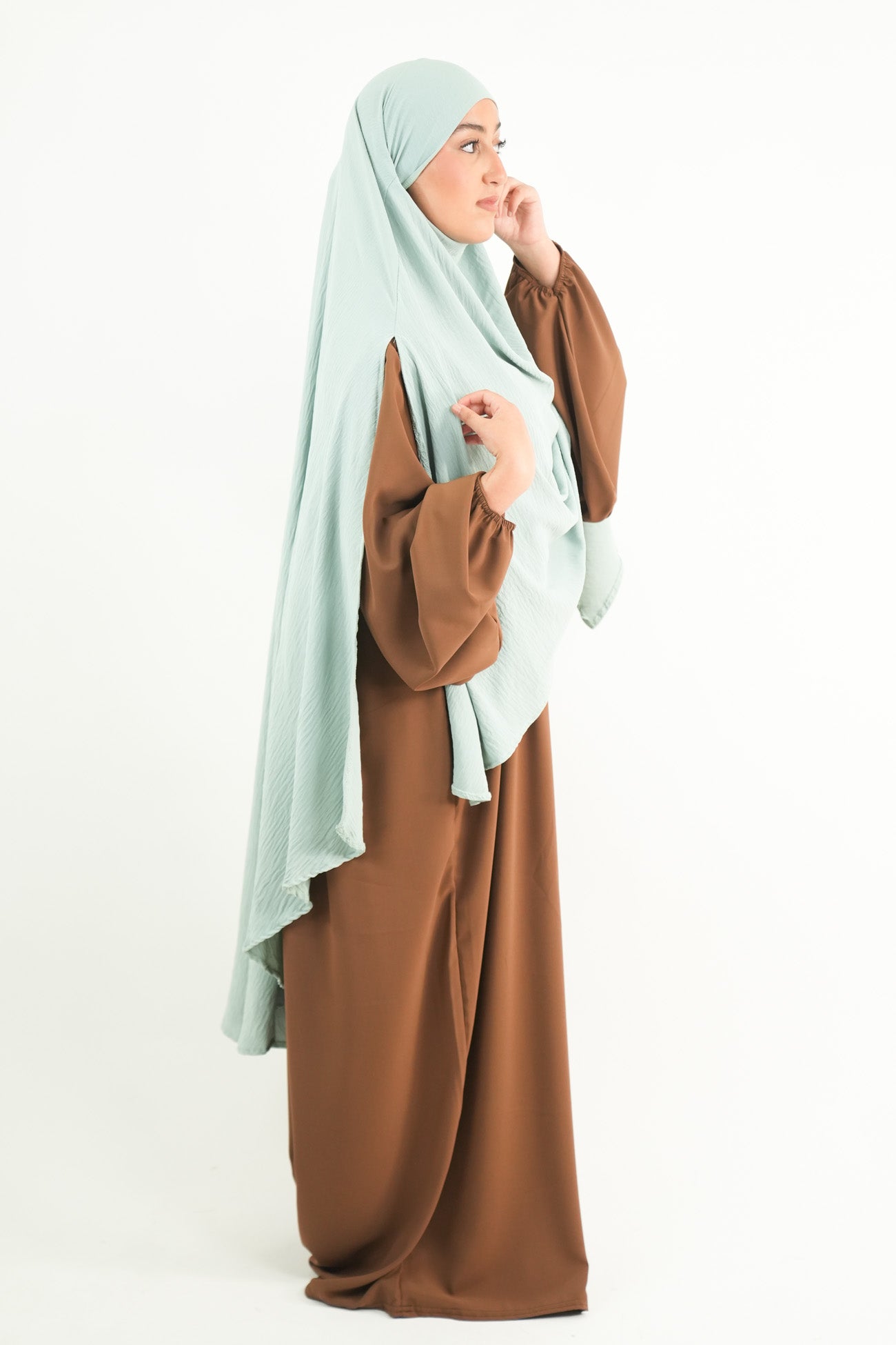 Khimar avec fentes sur les côtés