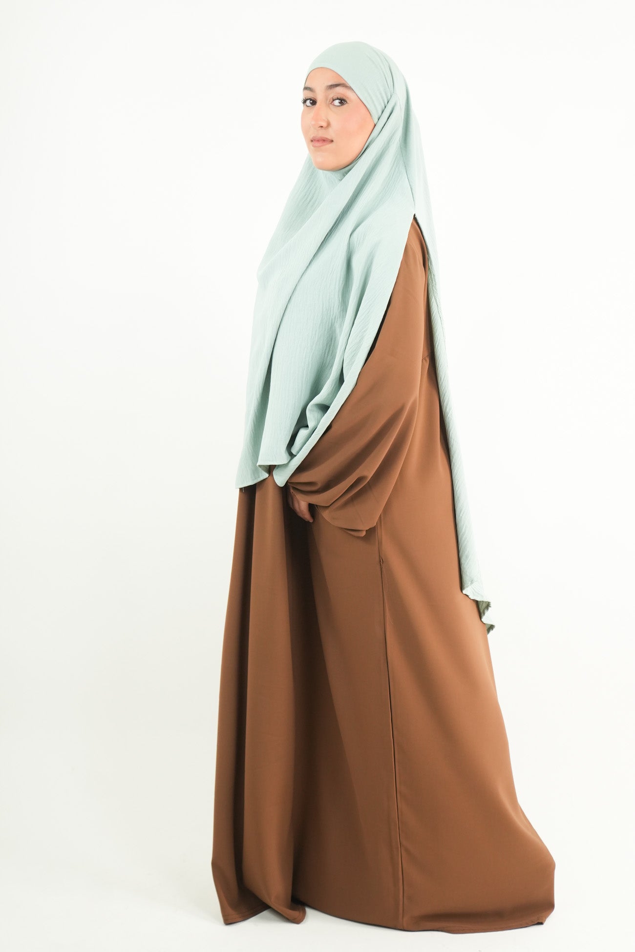 Khimar avec fentes sur les côtés