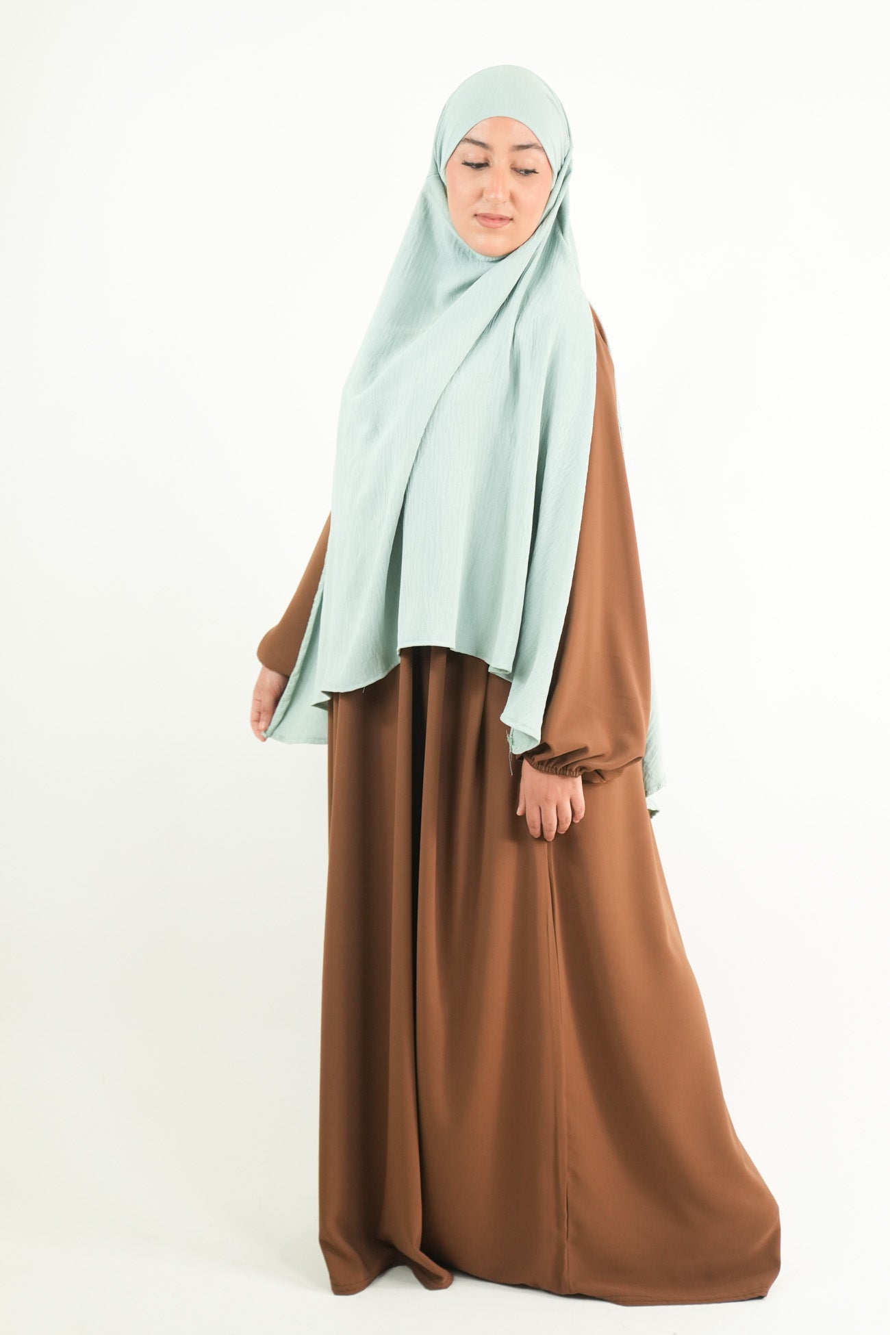 Khimar avec fentes sur les côtés