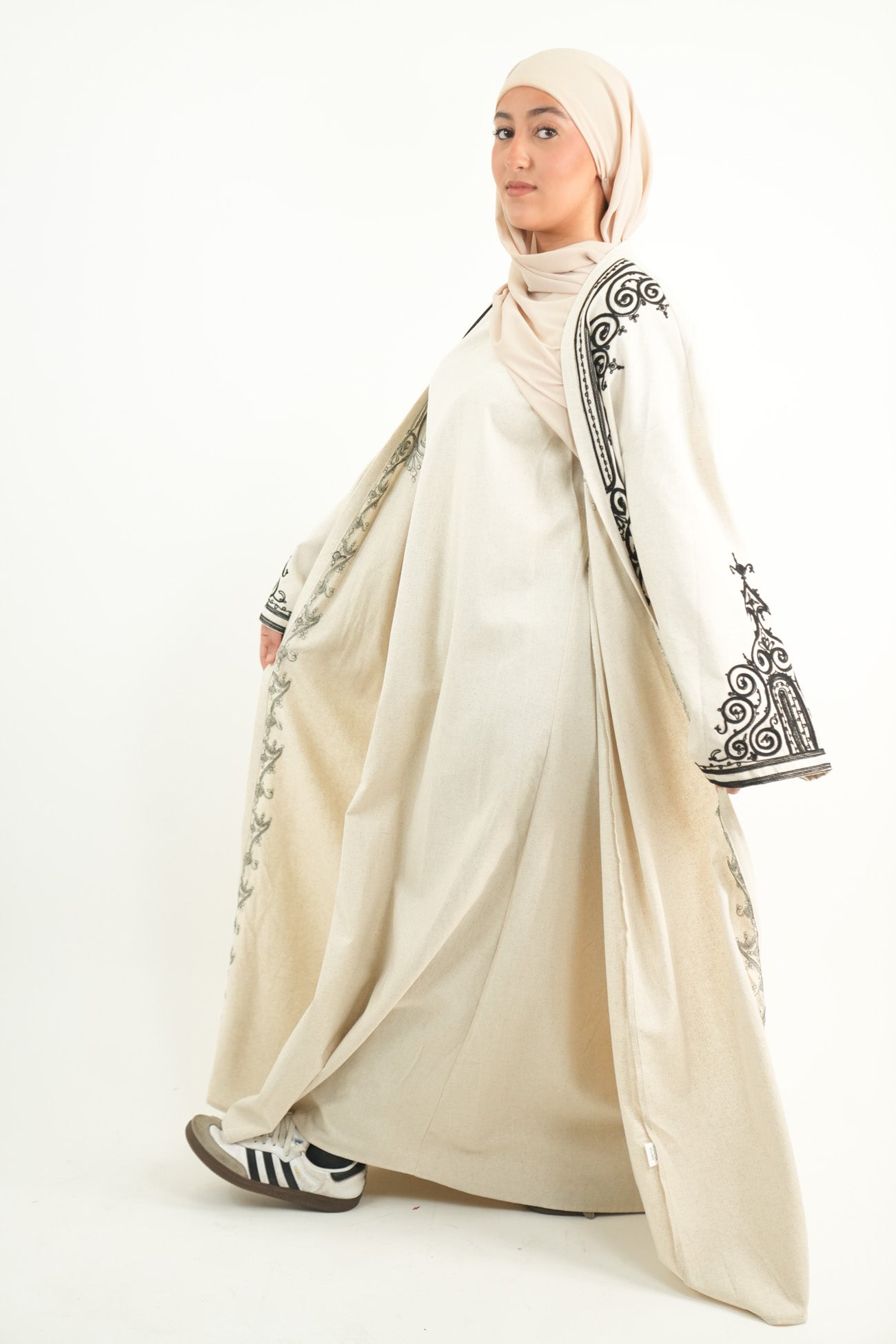 Ensemble robe et kimono brodé