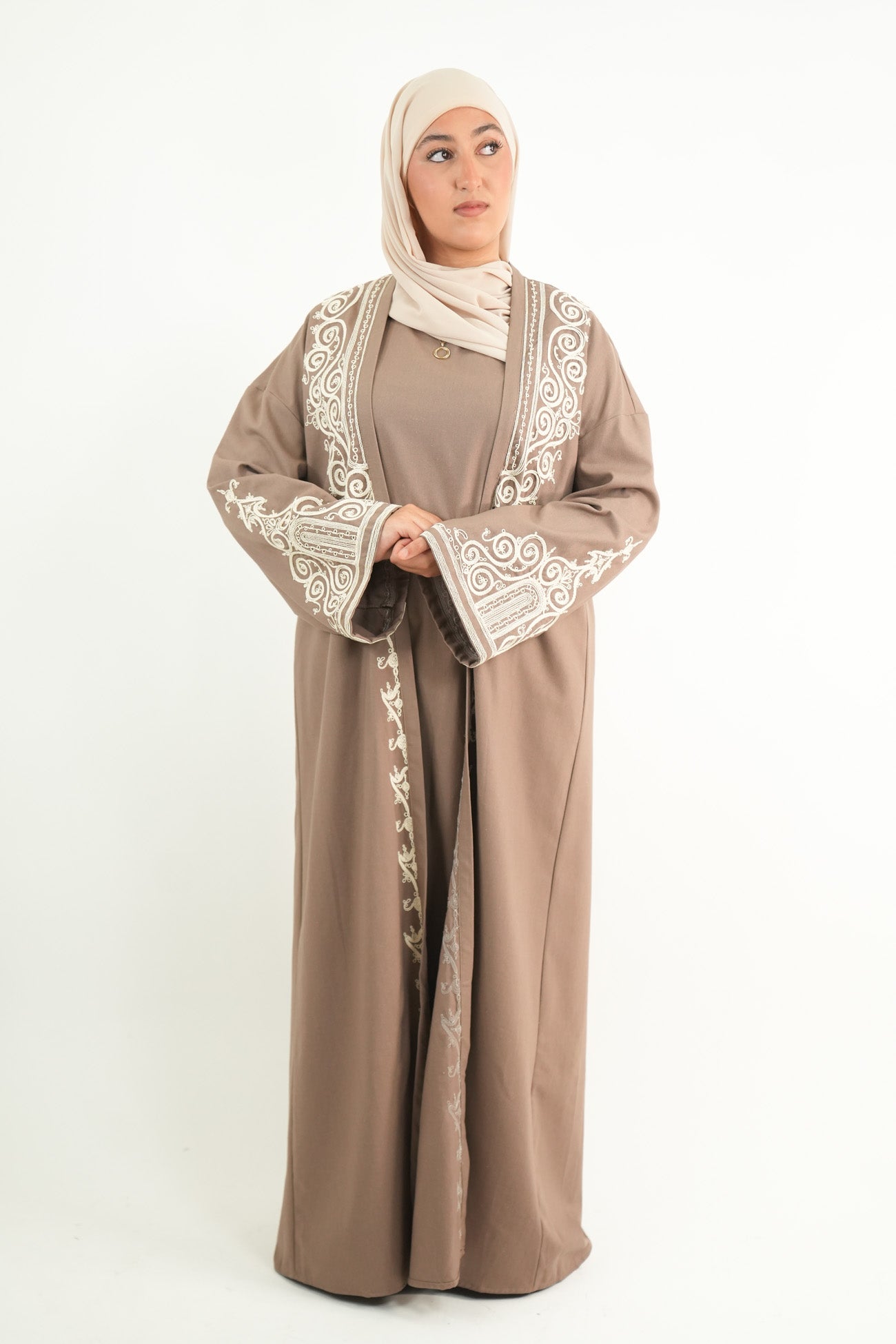 Ensemble robe et kimono brodé