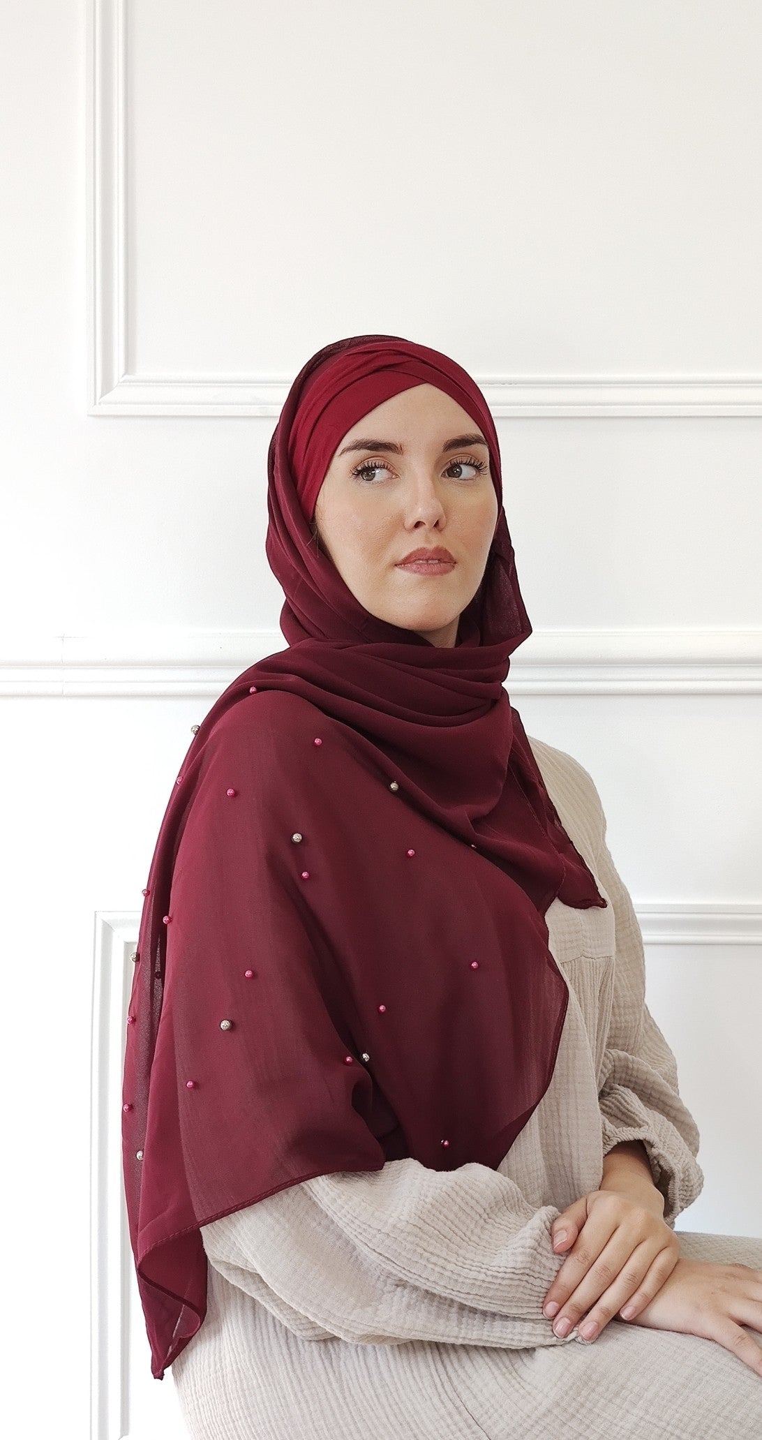 Hijab mousseline à perle avec bonnet intégré