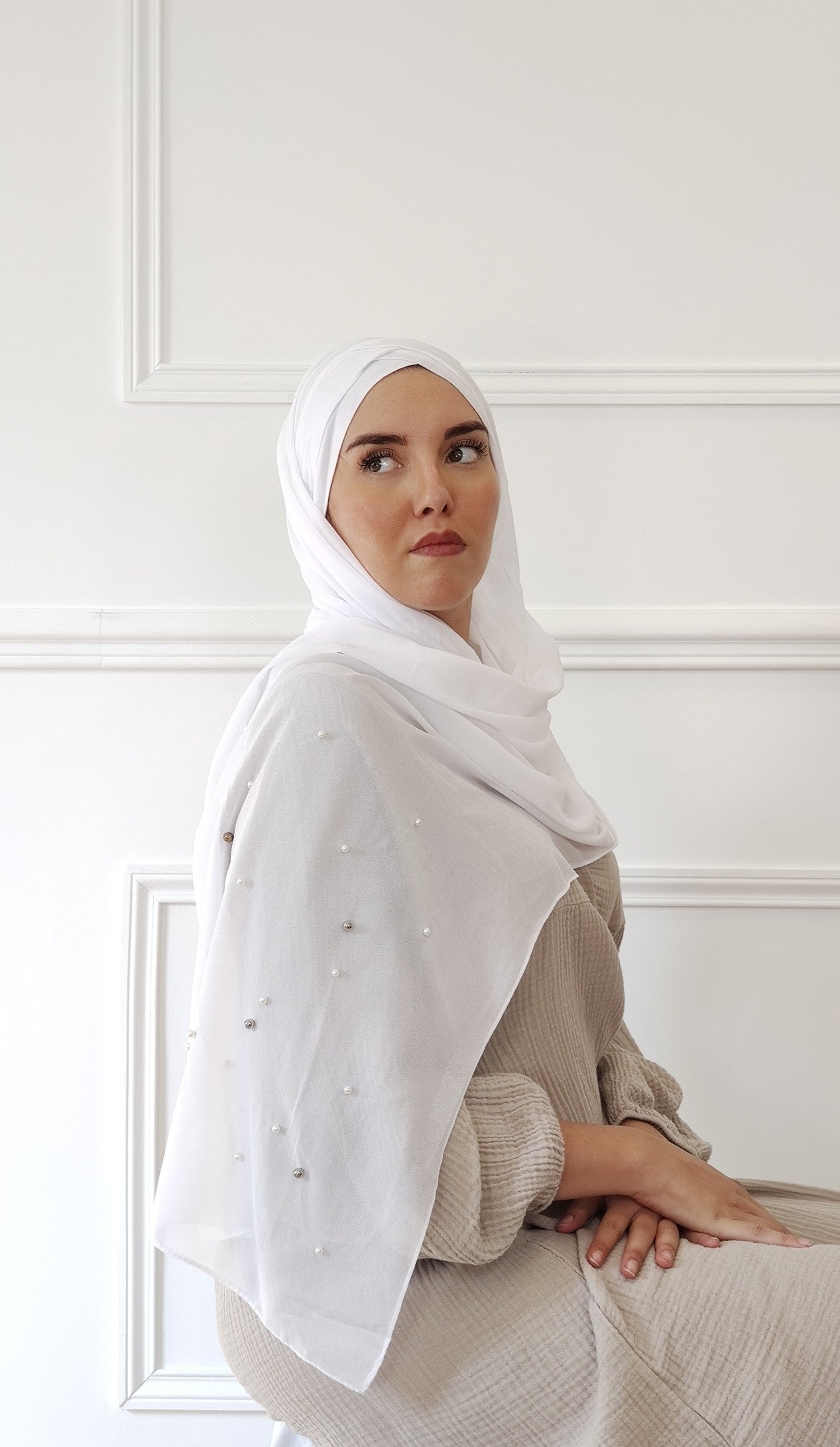 Hijab mousseline à perle avec bonnet intégré