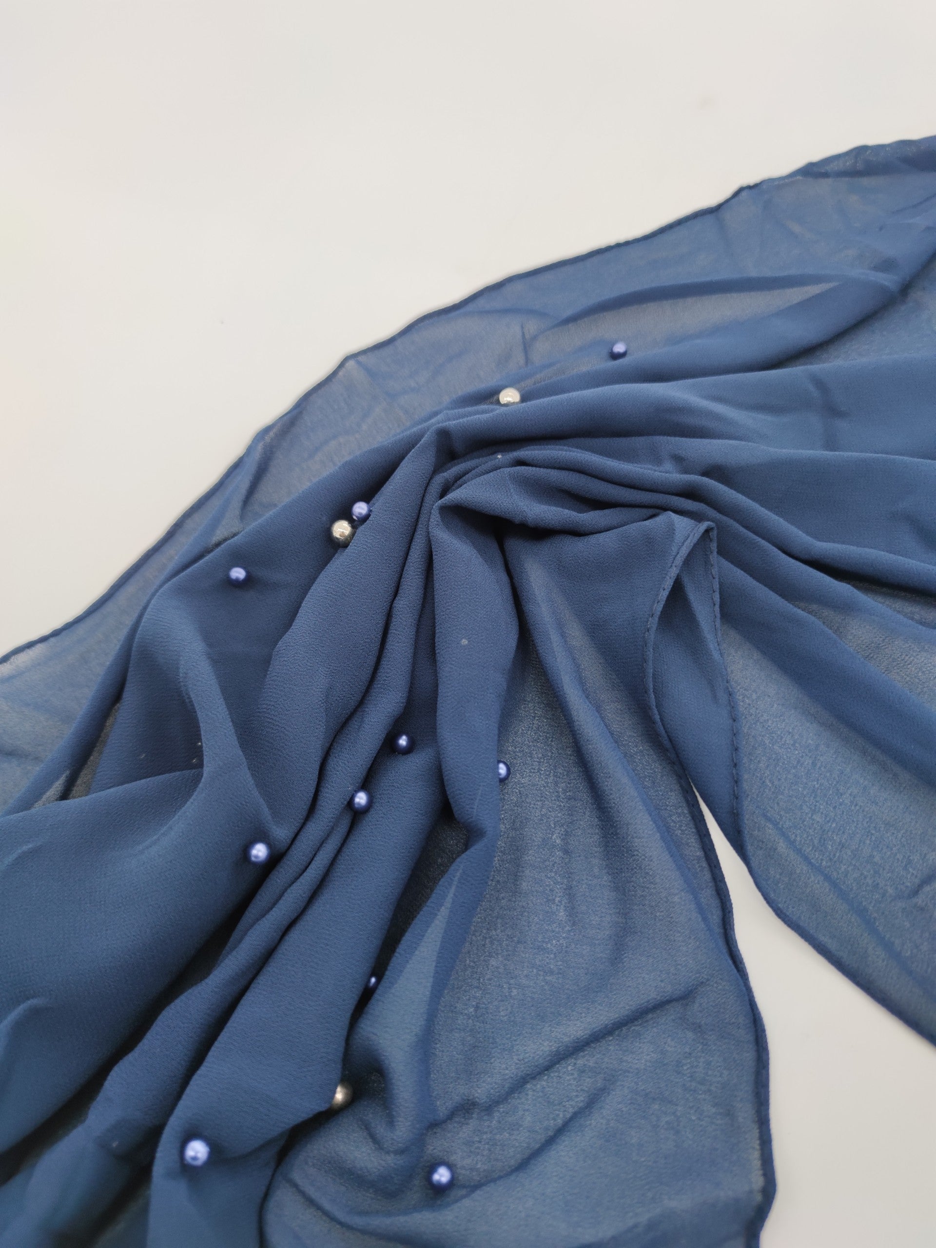 Hijab mousseline à perle avec bonnet intégré