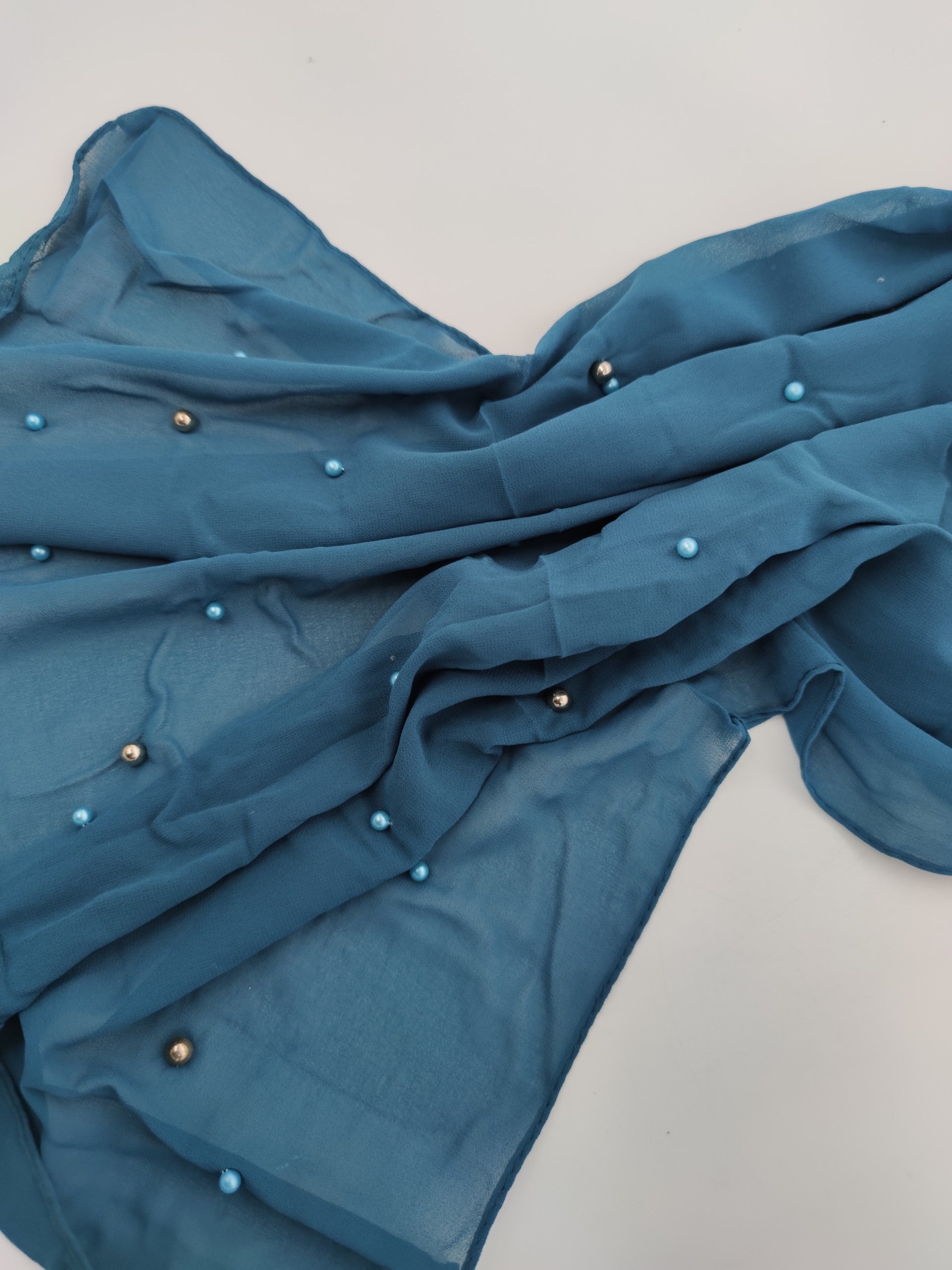 Hijab mousseline à perle avec bonnet intégré