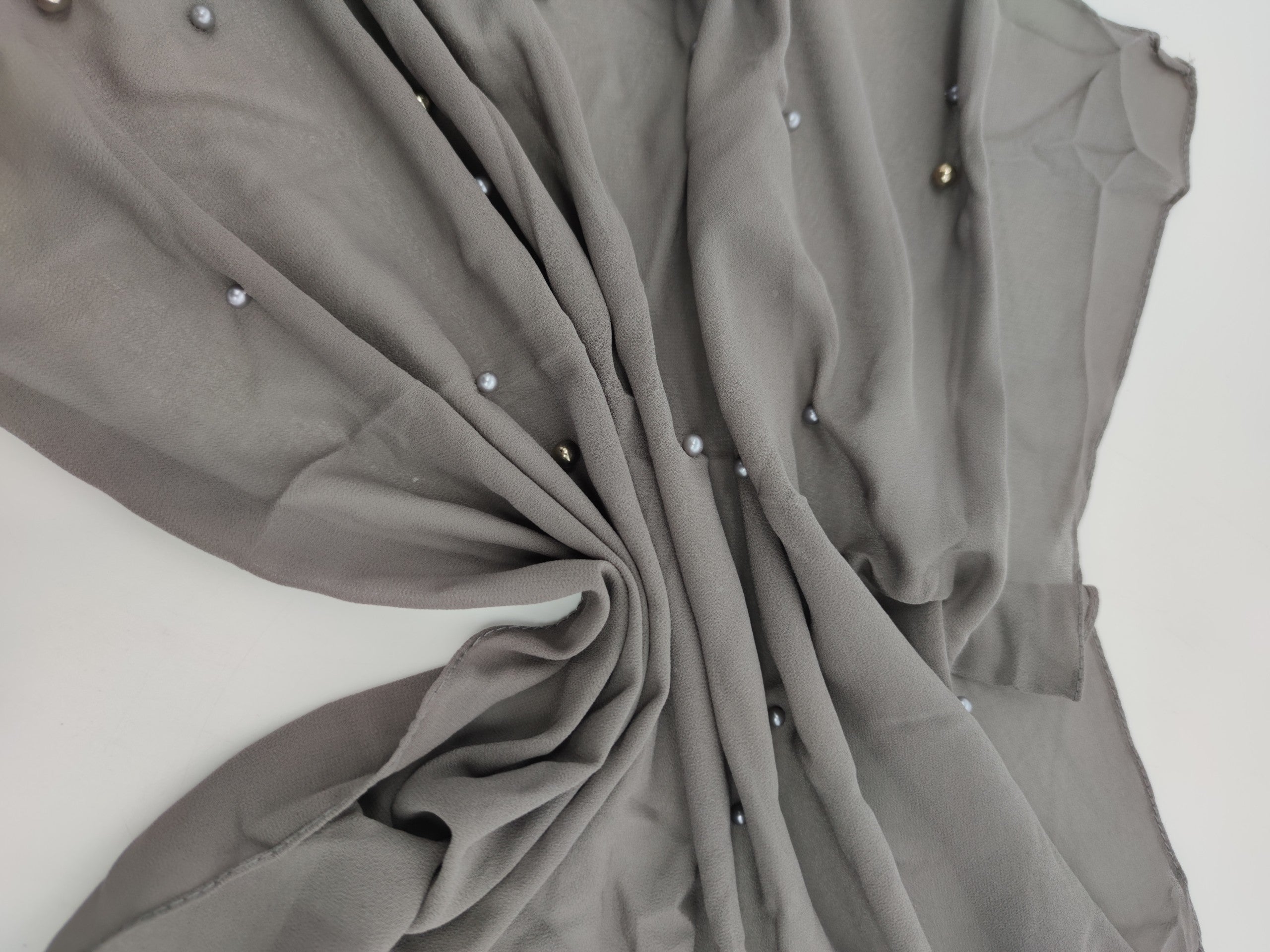 Hijab mousseline à perle avec bonnet intégré