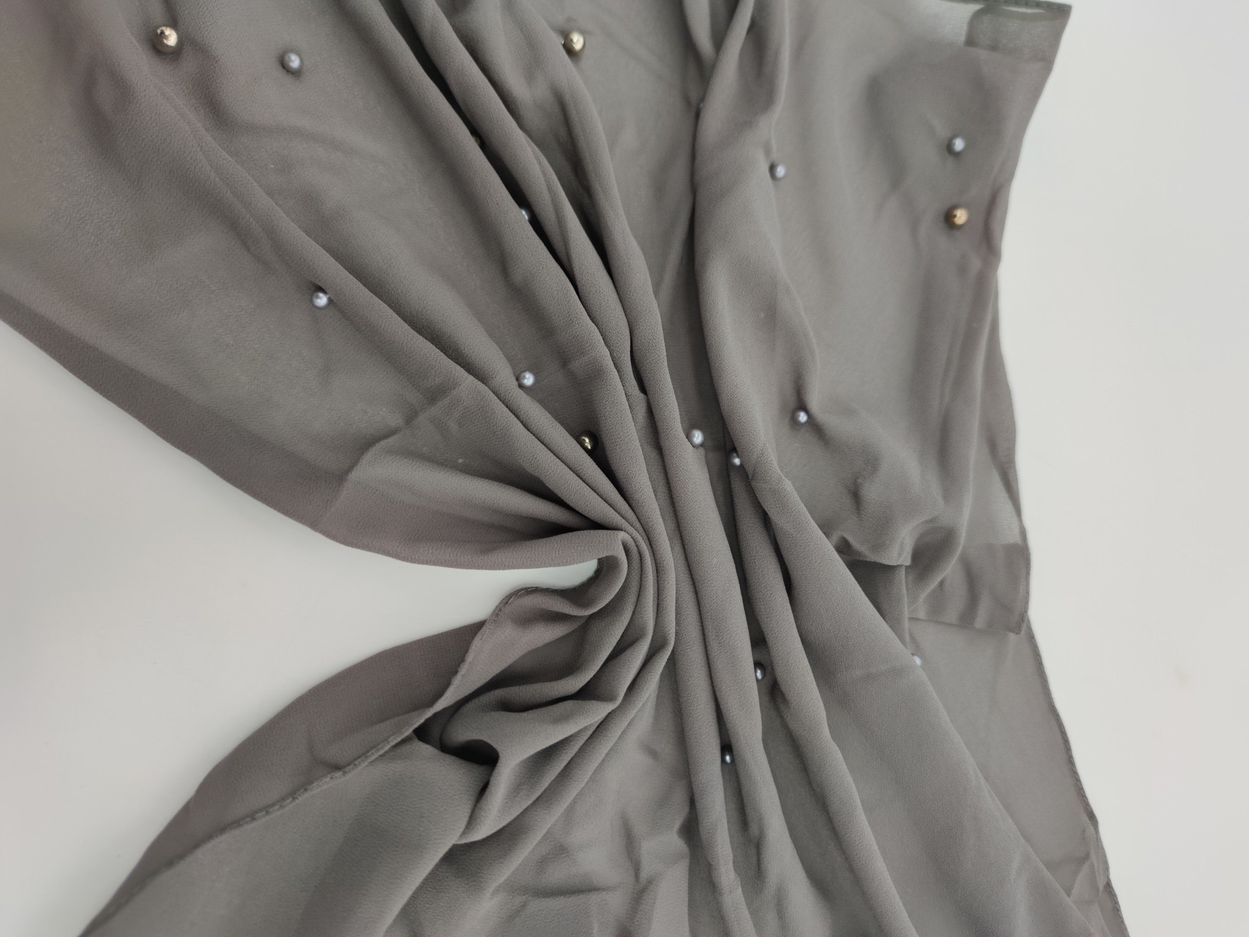 Hijab mousseline à perle avec bonnet intégré